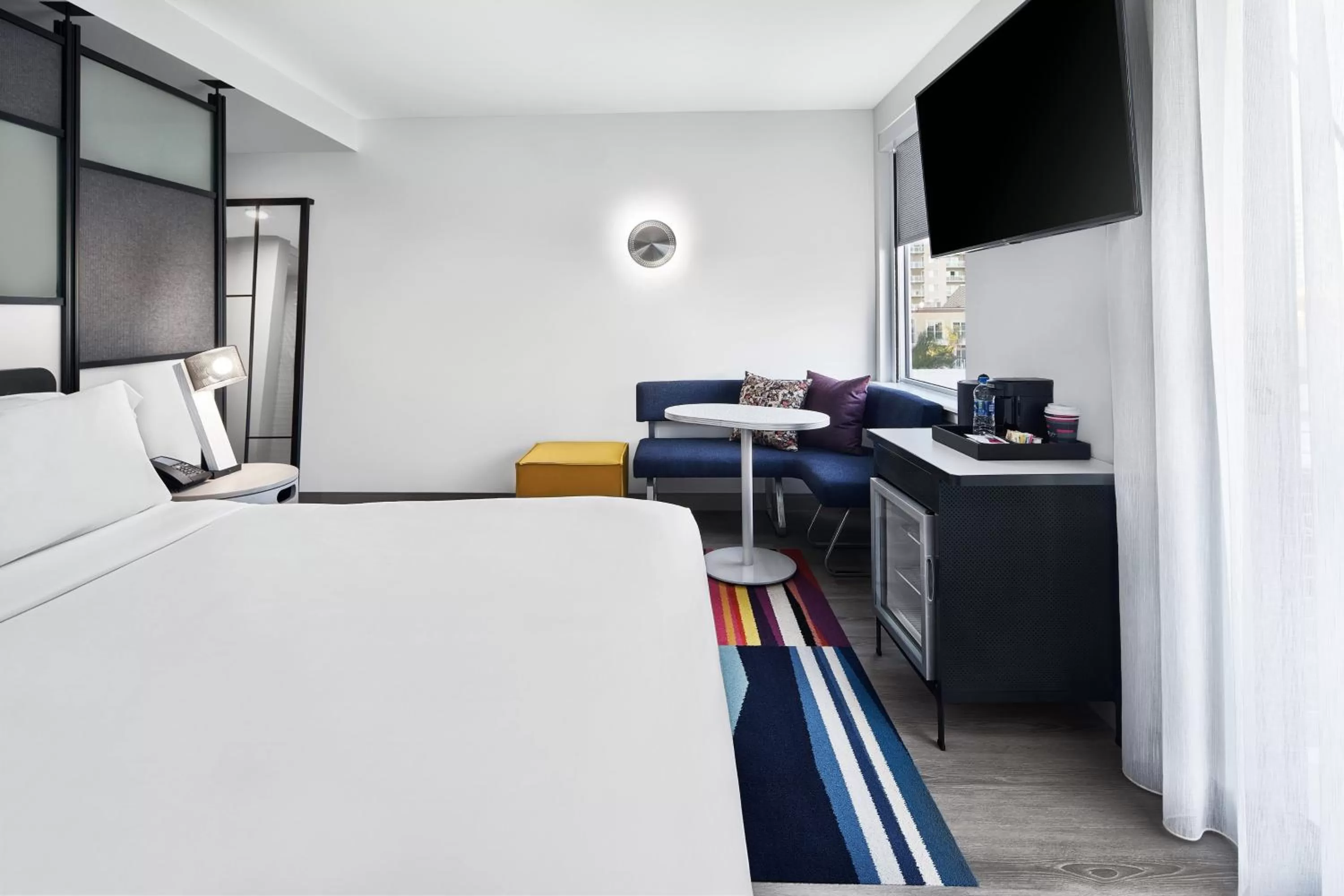 King Room with Adapted Tub - Mobility and Hearing Accessible in Aloft Ocean City