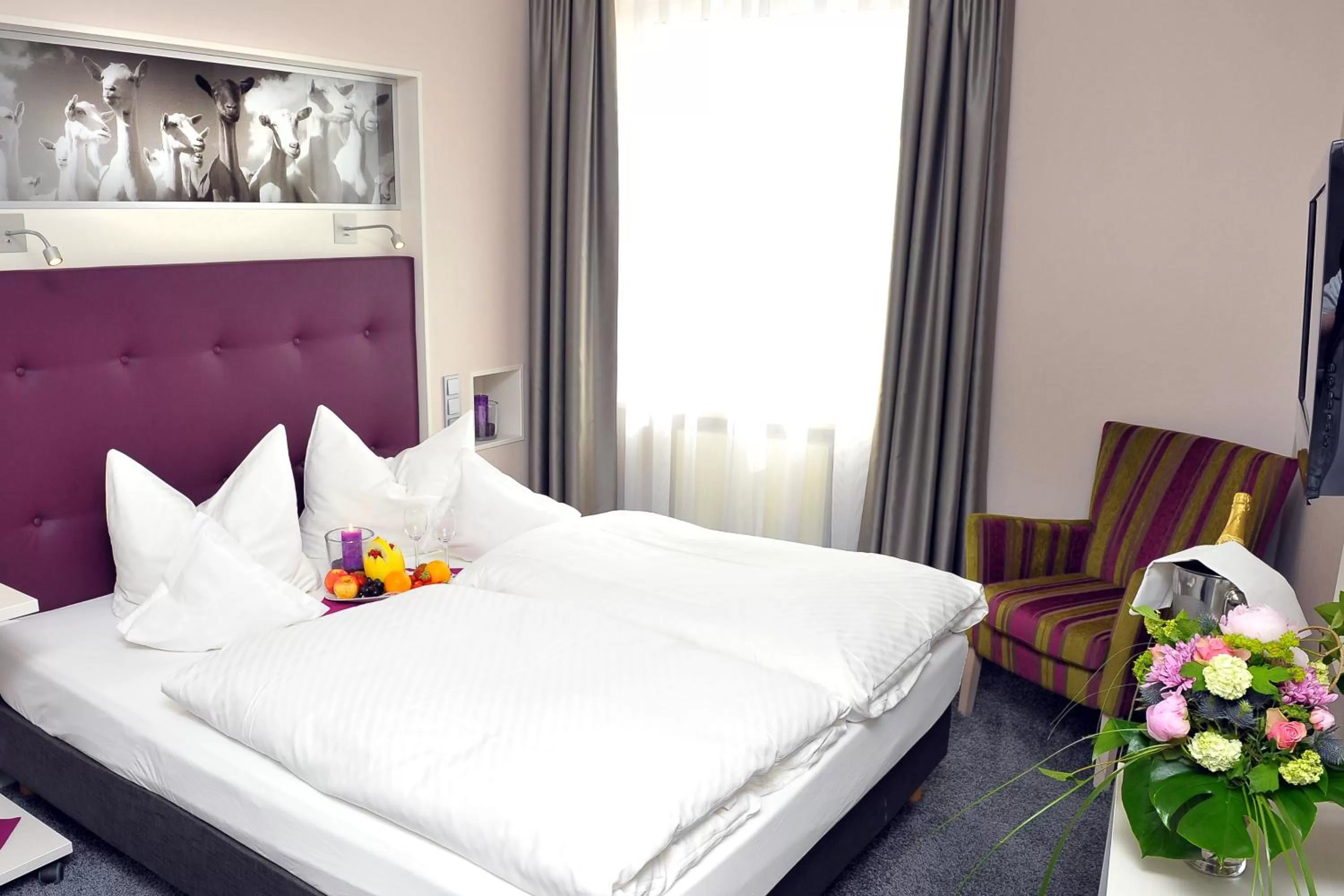 Bedroom, Bed in Hotel Fährhaus