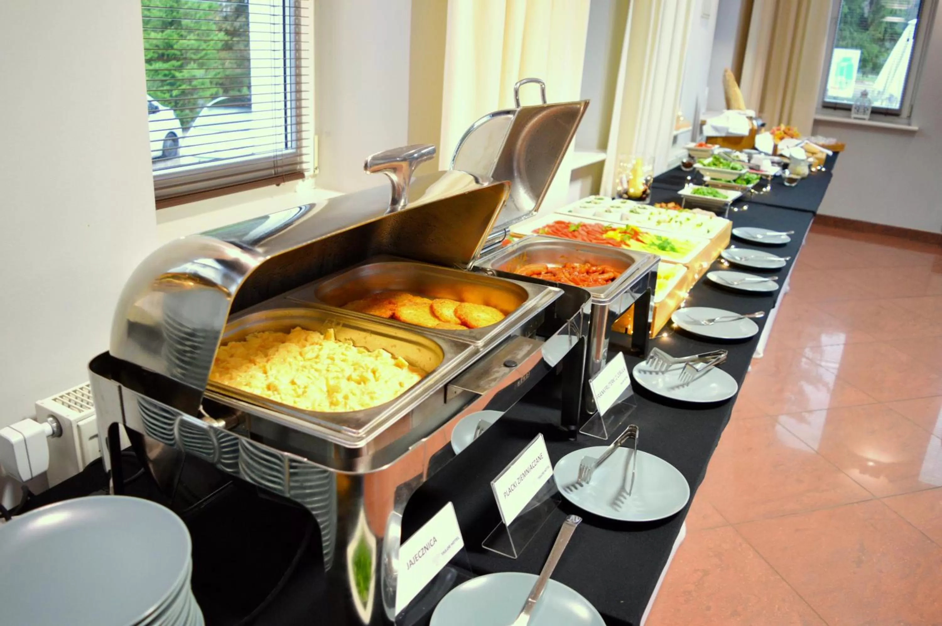 Breakfast in Tailor Hotel Sport & Conference