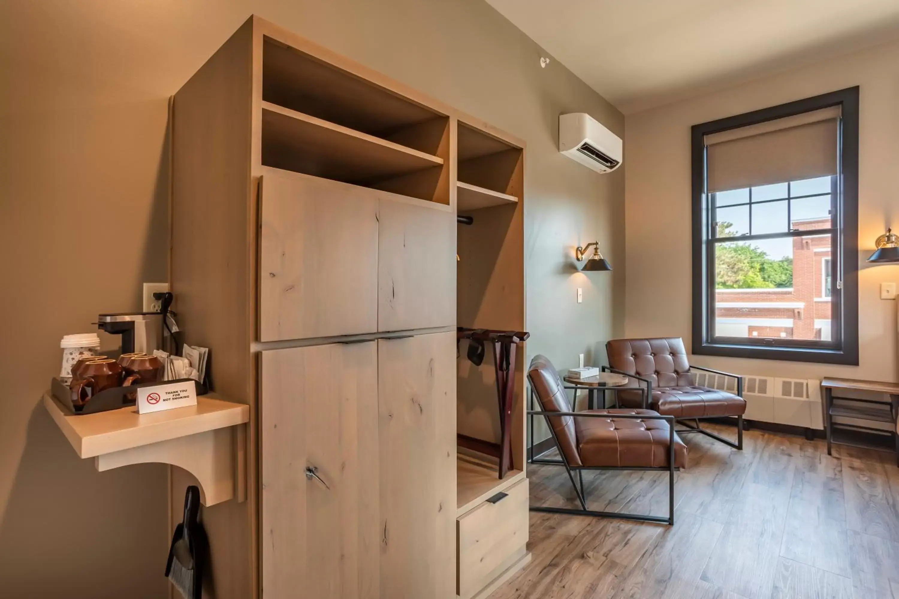 Room 16 @ 102 West Main Street in Crosby Lofts Room 16 @ 102 West Main Street in Crosby Lofts