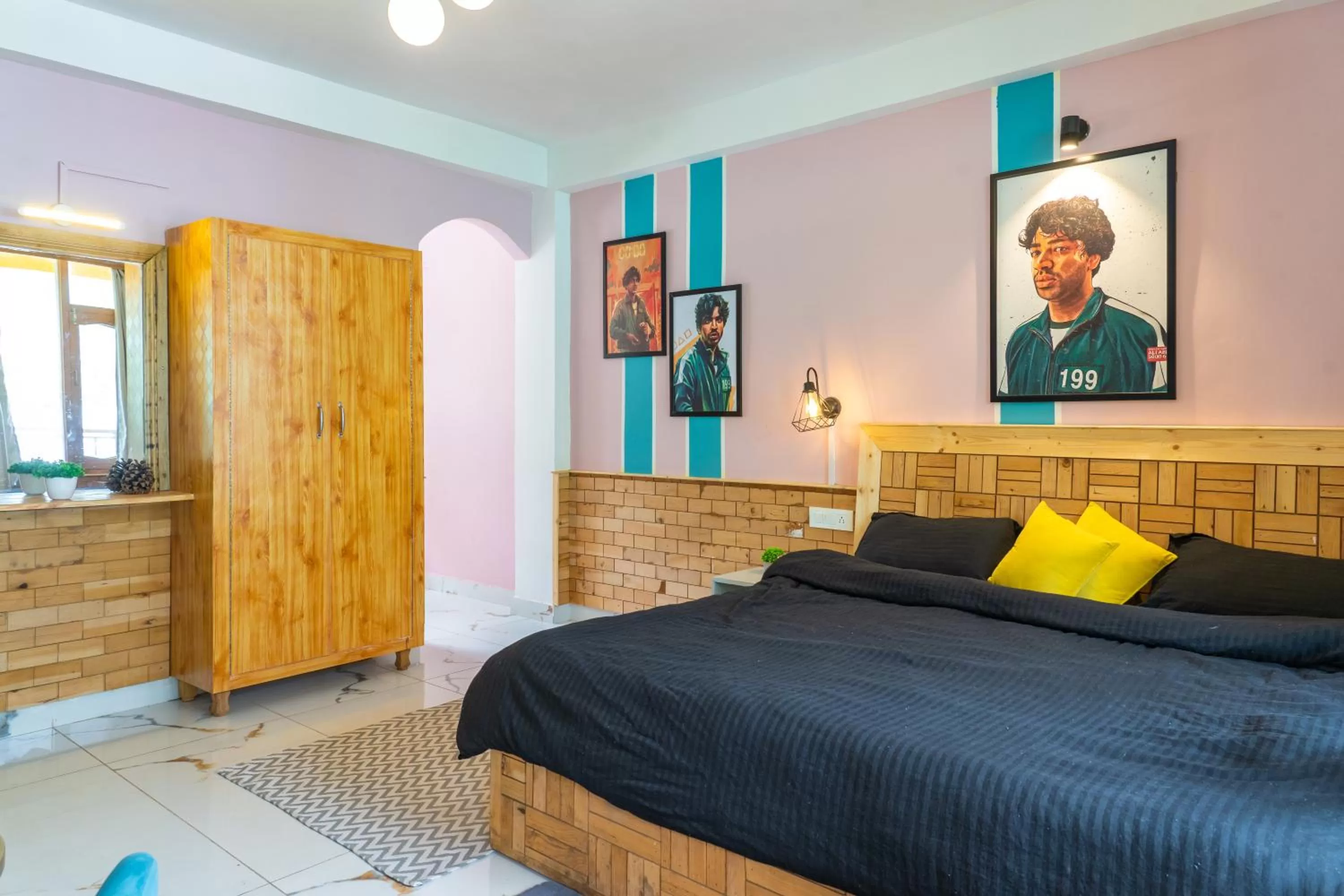 Bed in Whoopers Hostel Manali