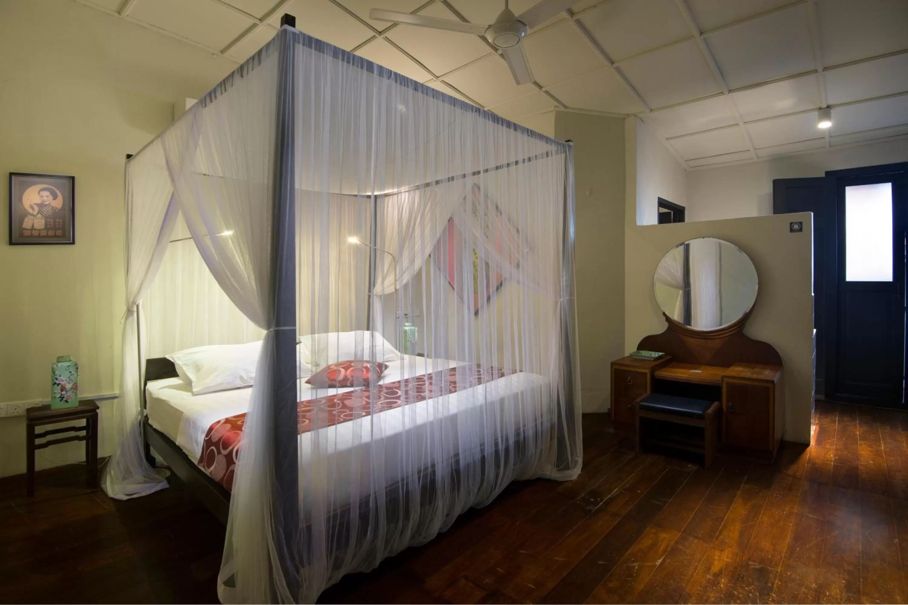 Coffee/tea facilities, Bed in Noordin Mews