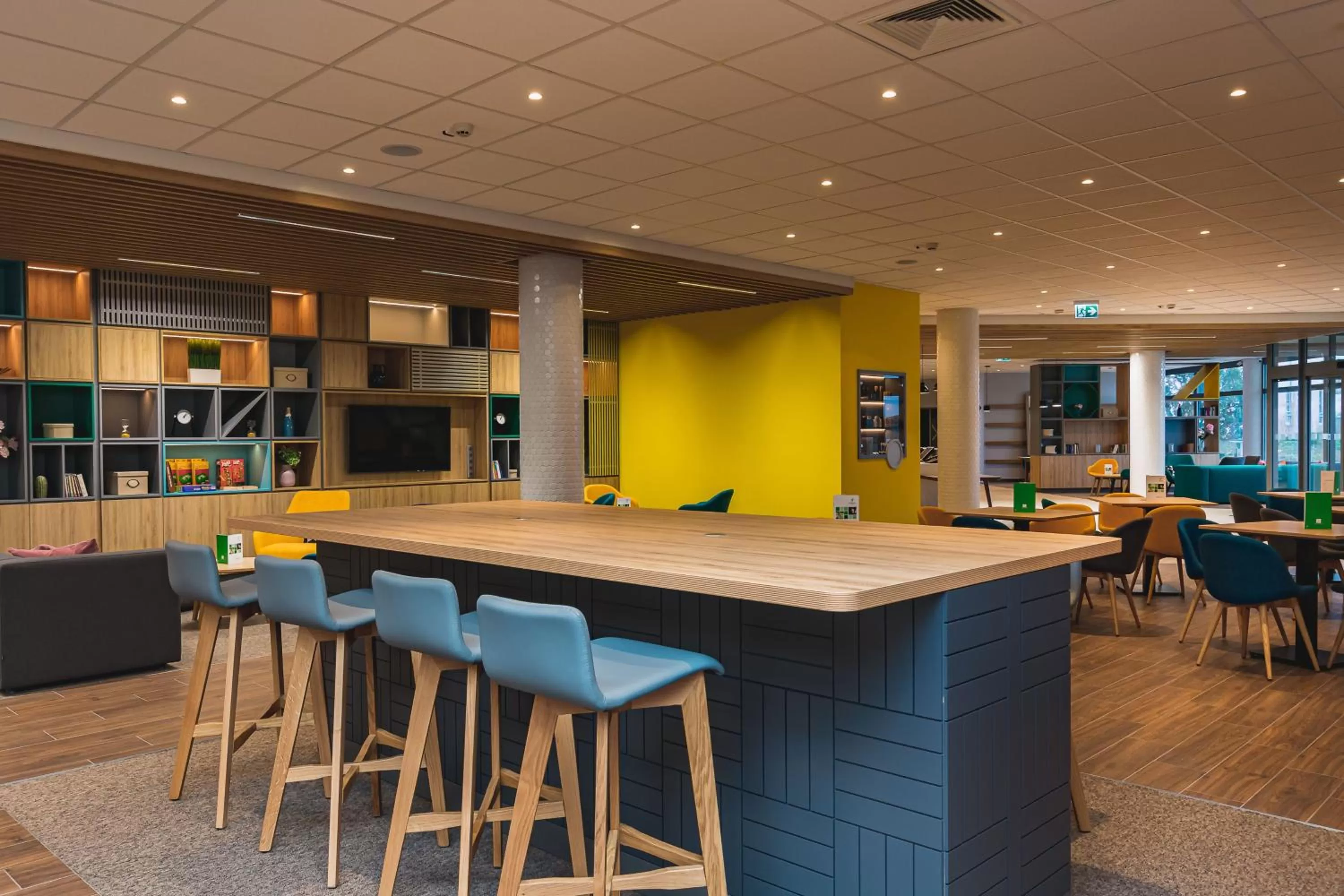 Restaurant/places to eat in Holiday Inn Budapest-Budaörs by IHG