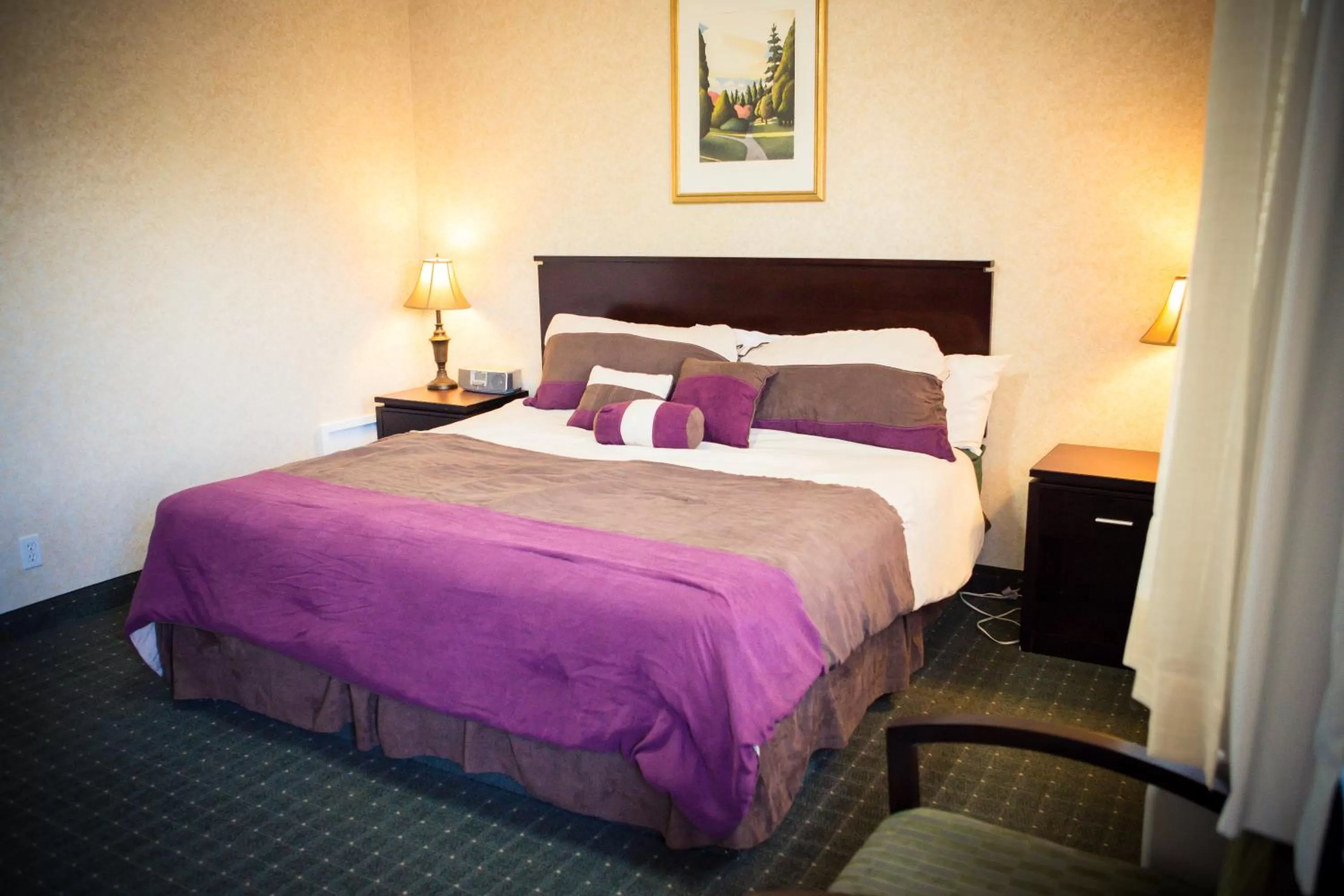 Bed in Langley Hwy Hotel