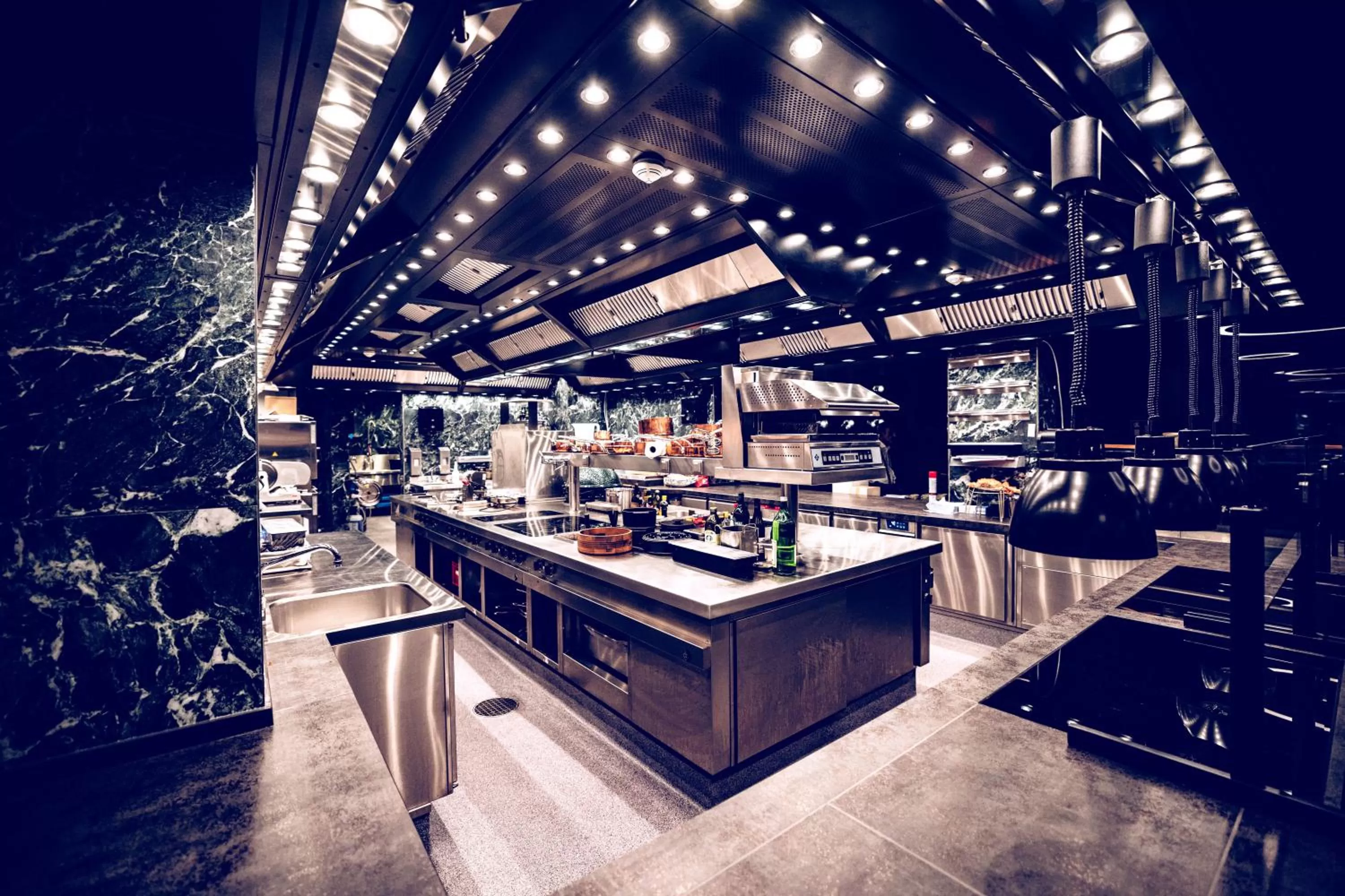 kitchen in The Flamingo