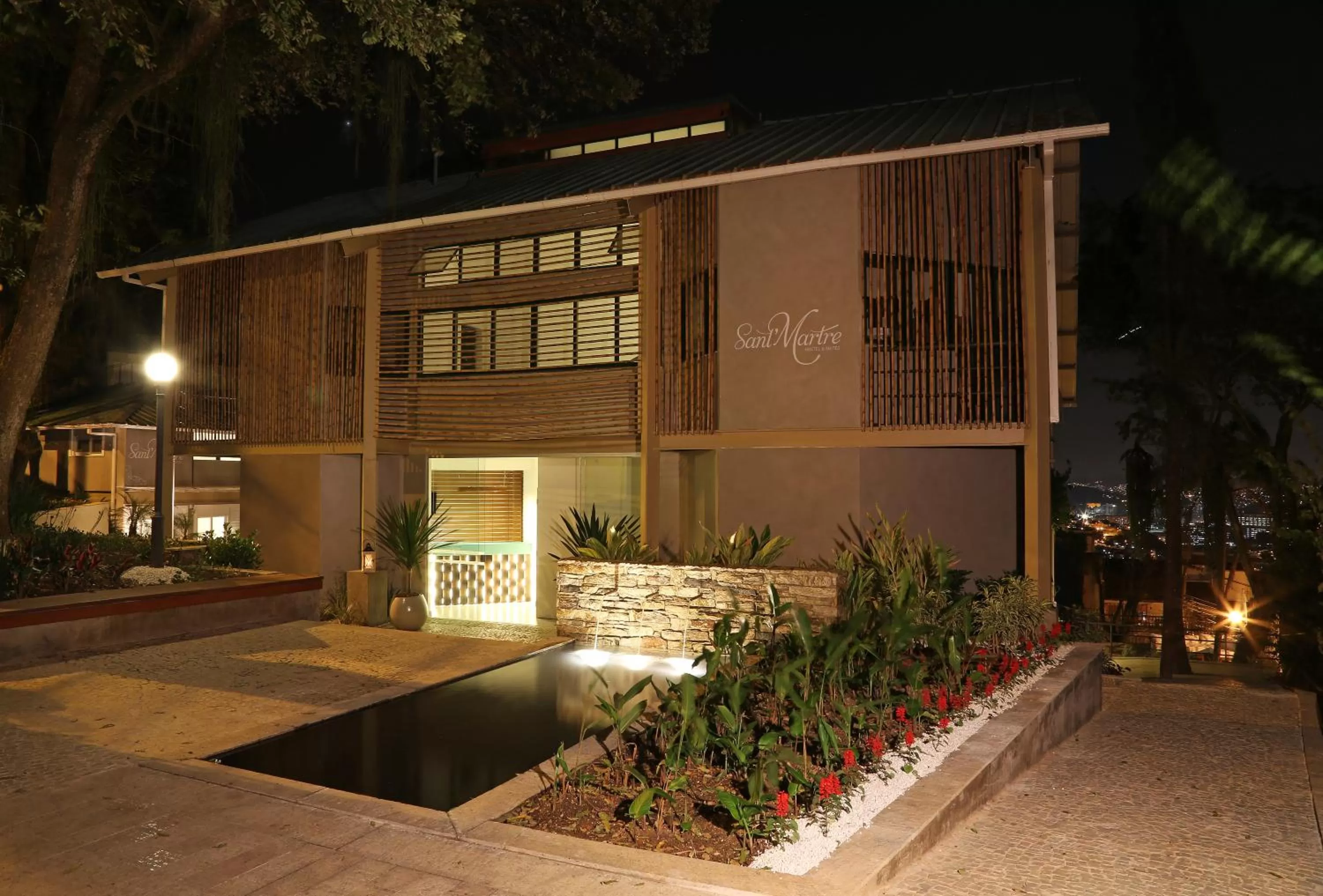 Facade/entrance in Sant' Martre