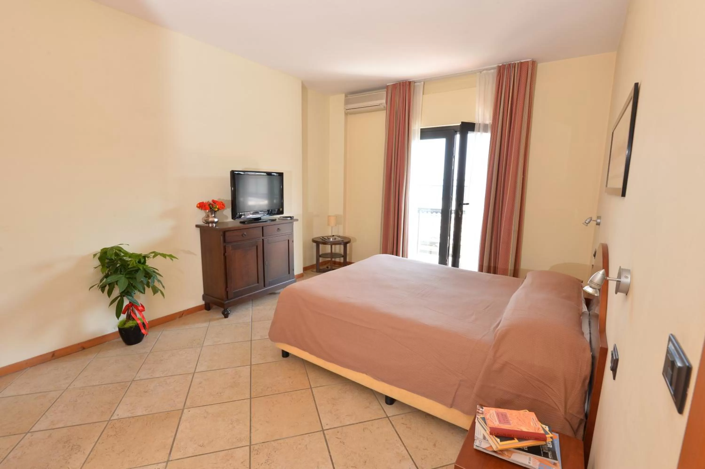 Photo of the whole room, Bed in Miramare Residence