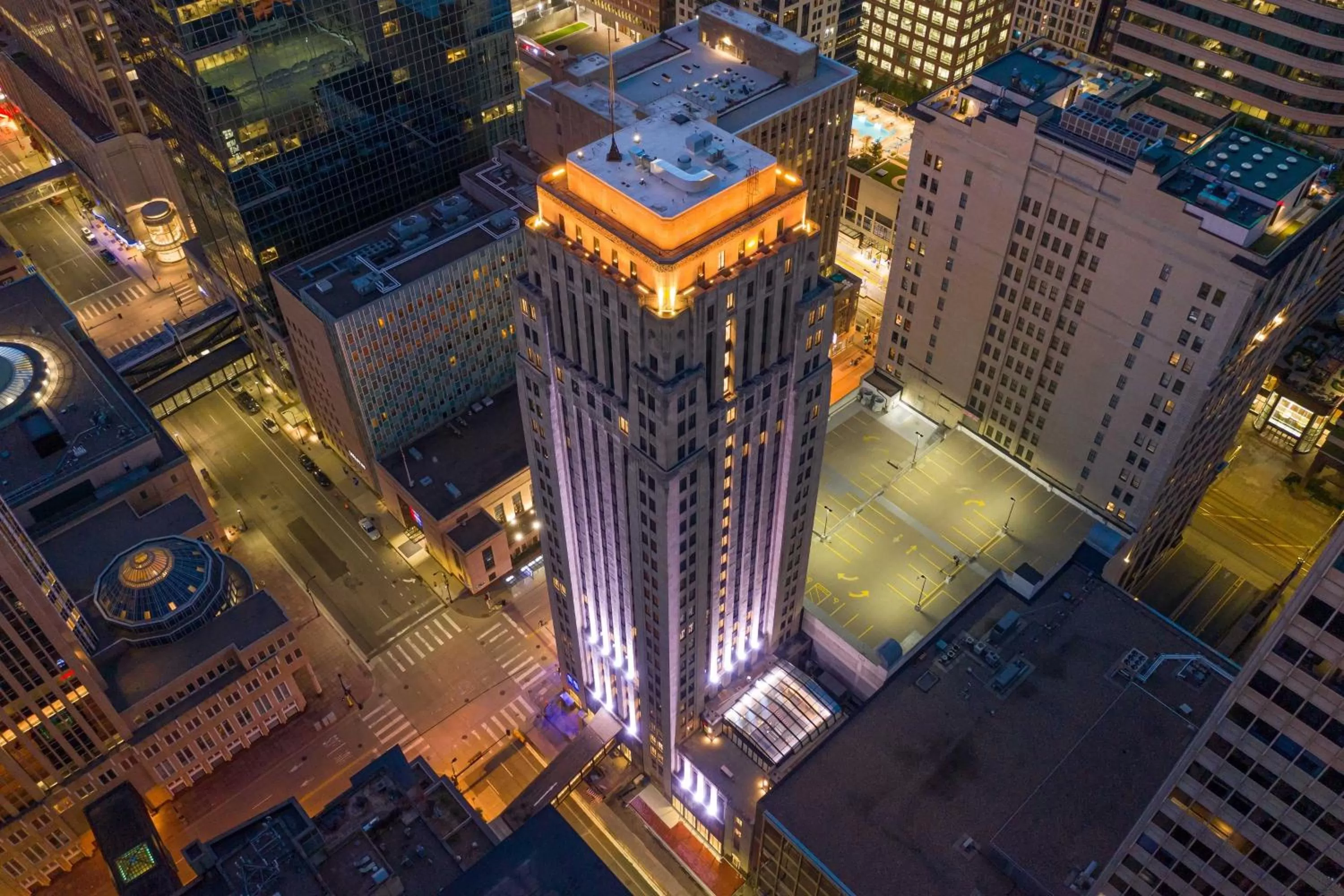 Property building in Rand Tower Hotel, Minneapolis, a Tribute Portfolio Hotel