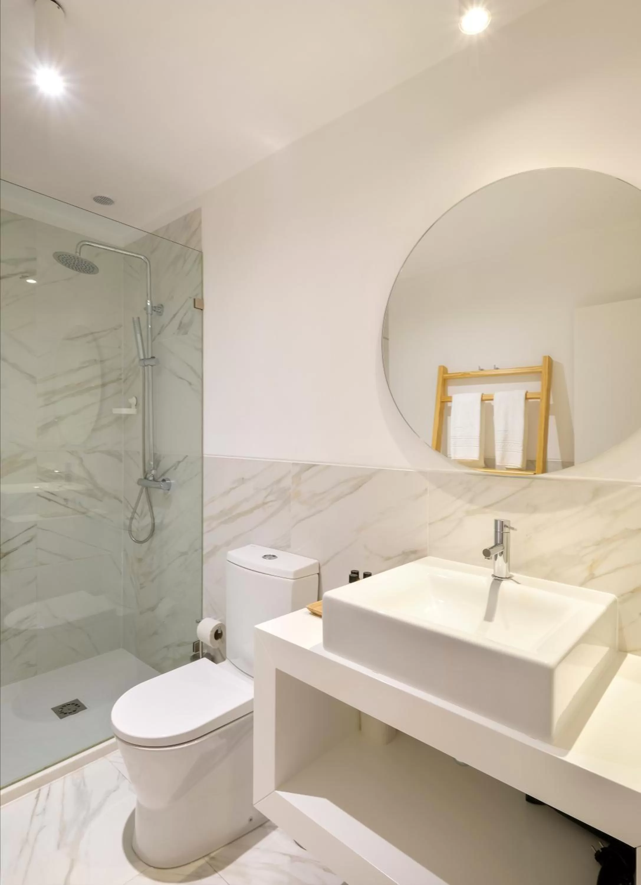 Bathroom in 1869 Príncipe Real House