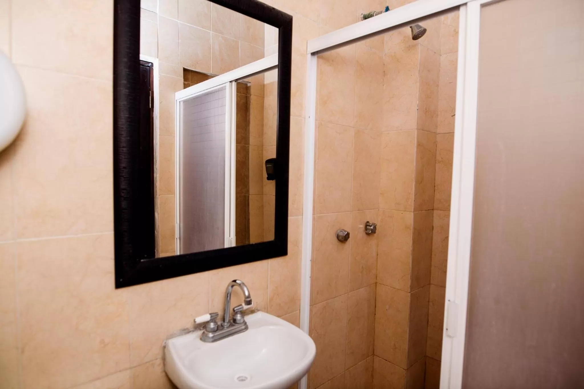 Bathroom in Hotel María Elena