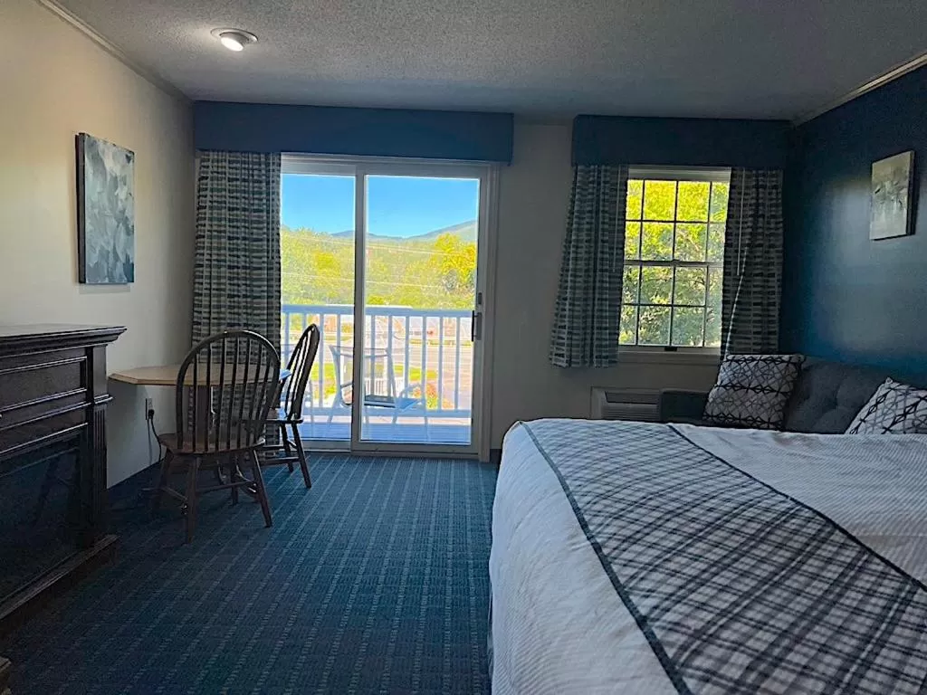 Natural landscape, Bed in The Lodge at Jackson Village