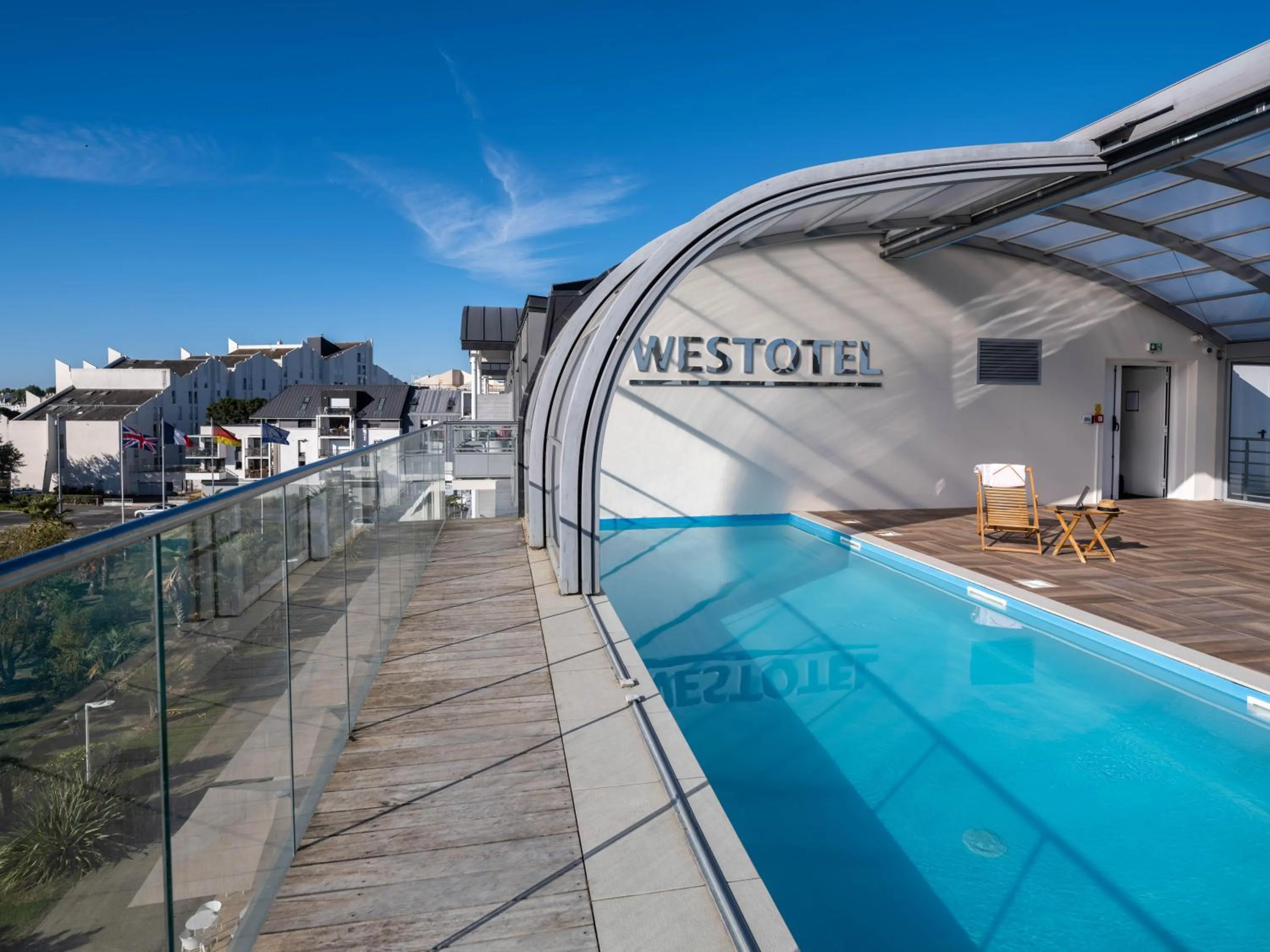 Swimming pool in Westotel Le Pouliguen