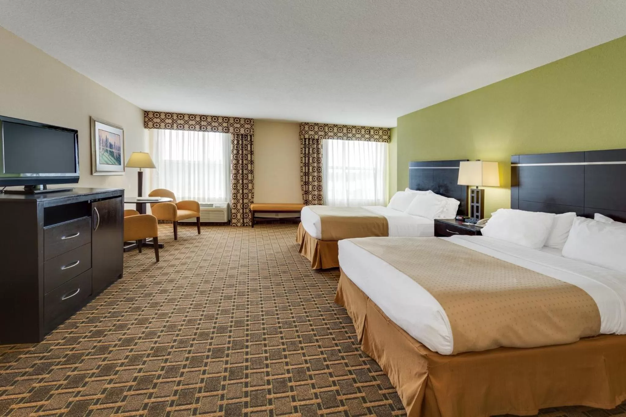 Photo of the whole room, Bed in Holiday Inn Statesboro-University Area by IHG