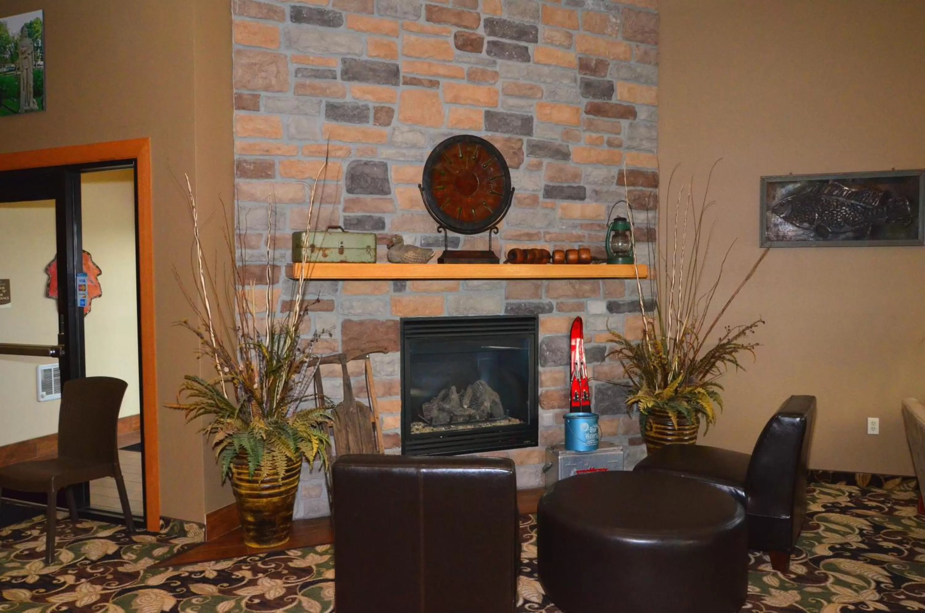Cobblestone Inn & Suites - Lake View