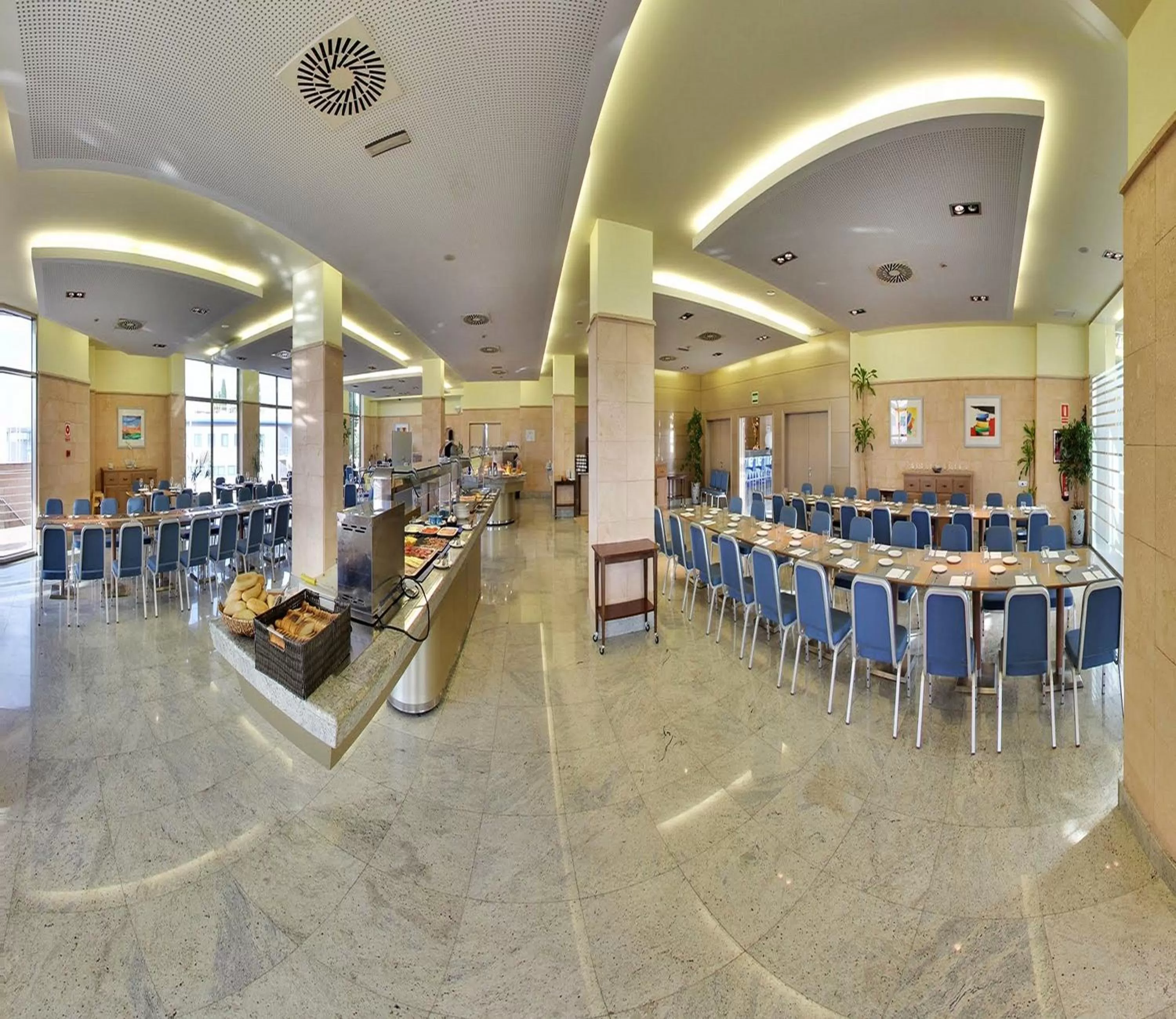 Restaurant/places to eat in Hotel Mas Camarena