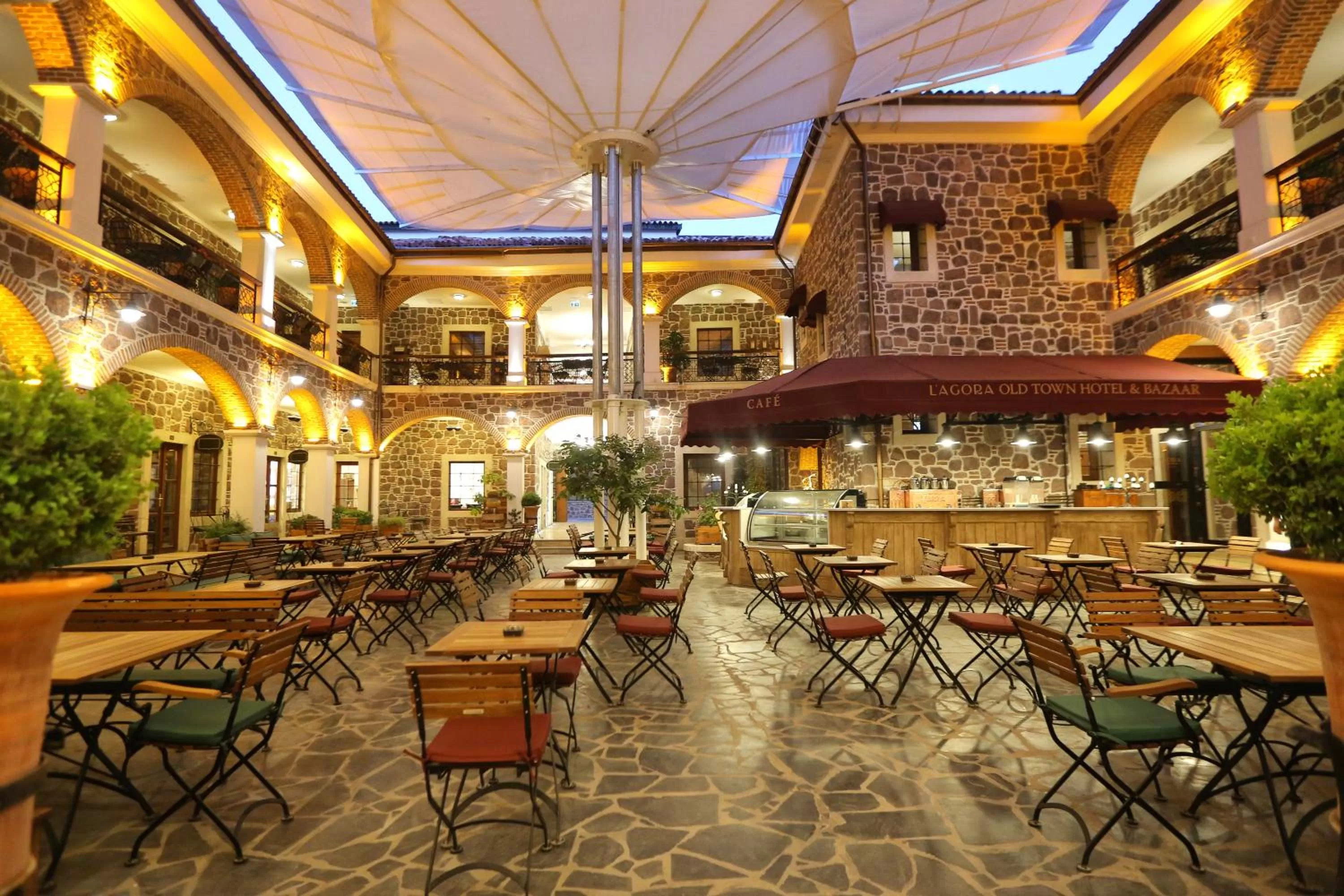 Restaurant/places to eat in L'Agora Old Town Hotel & Bazaar