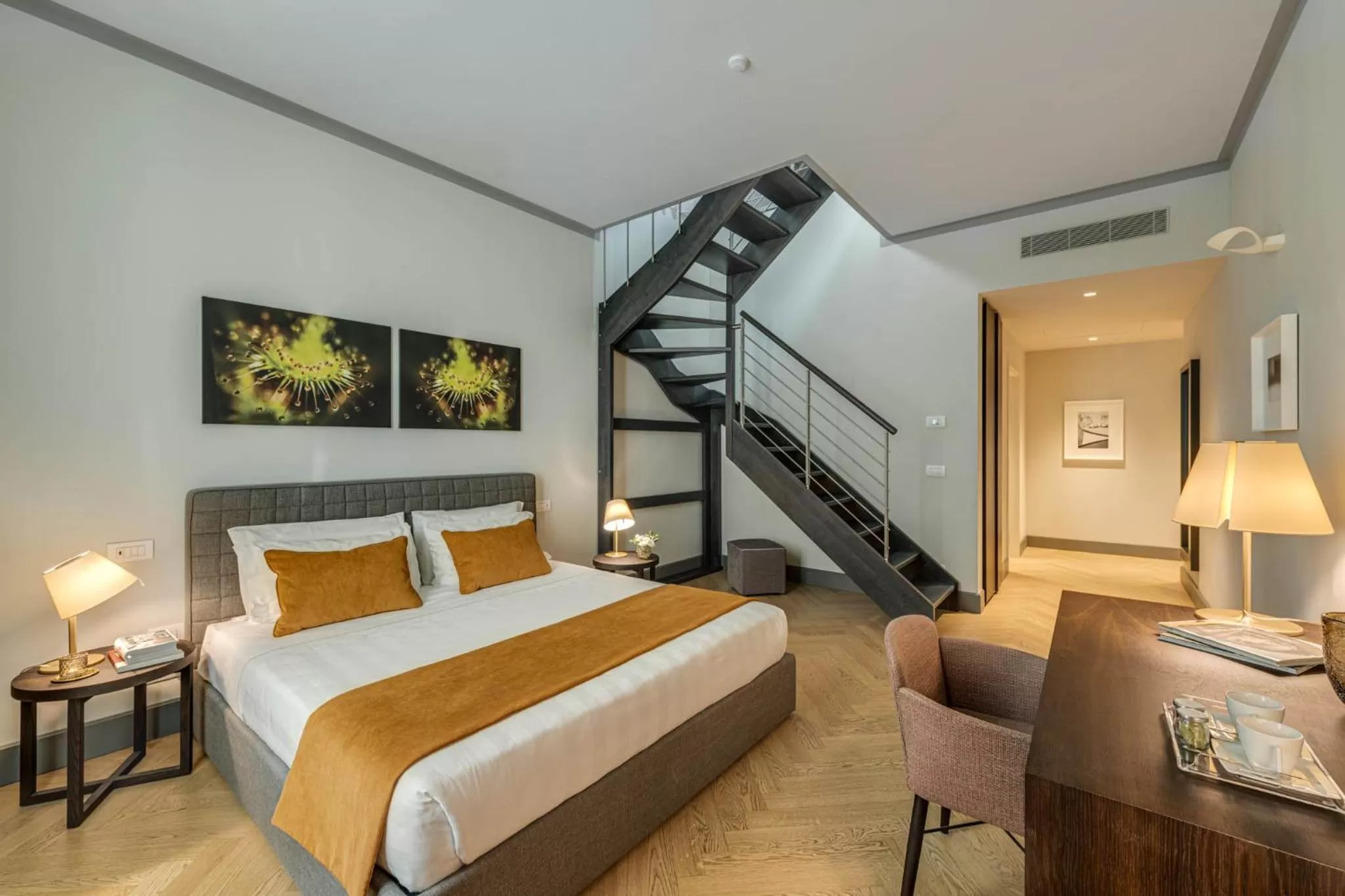 Photo of the whole room, Bed in Palazzo Dipinto