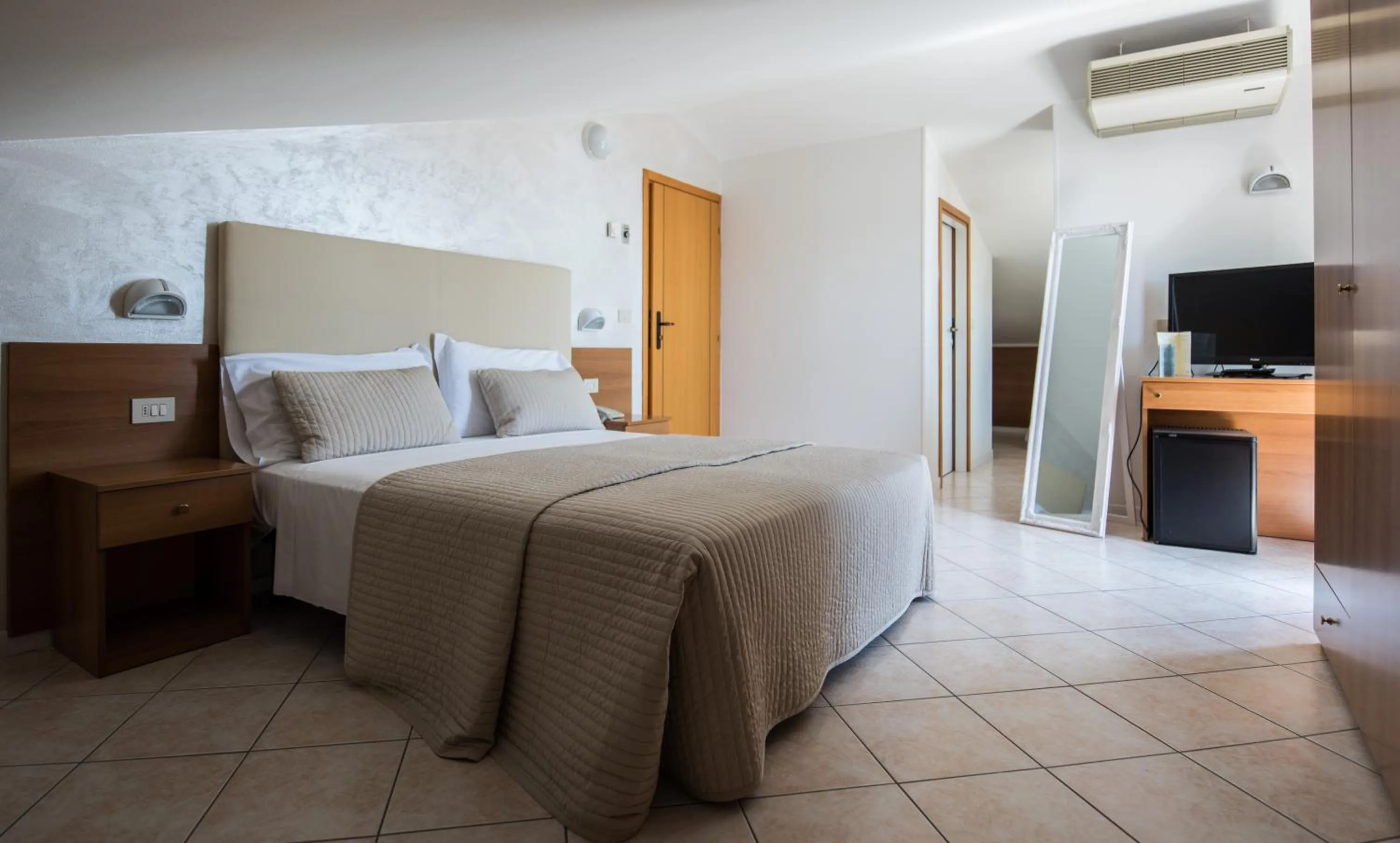 Bed in Hotel Touring