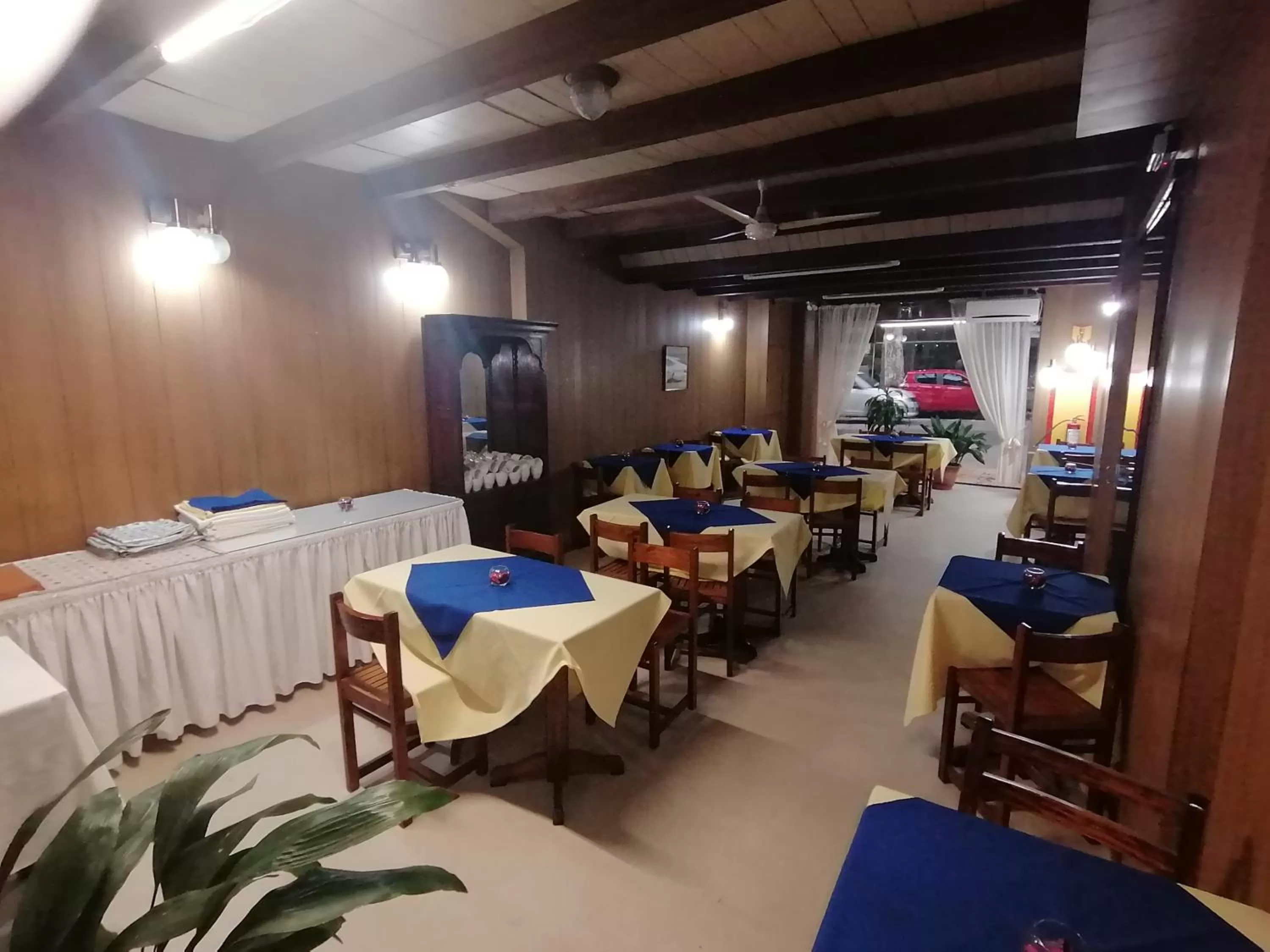 Restaurant/Places to Eat in Hotel Richmond