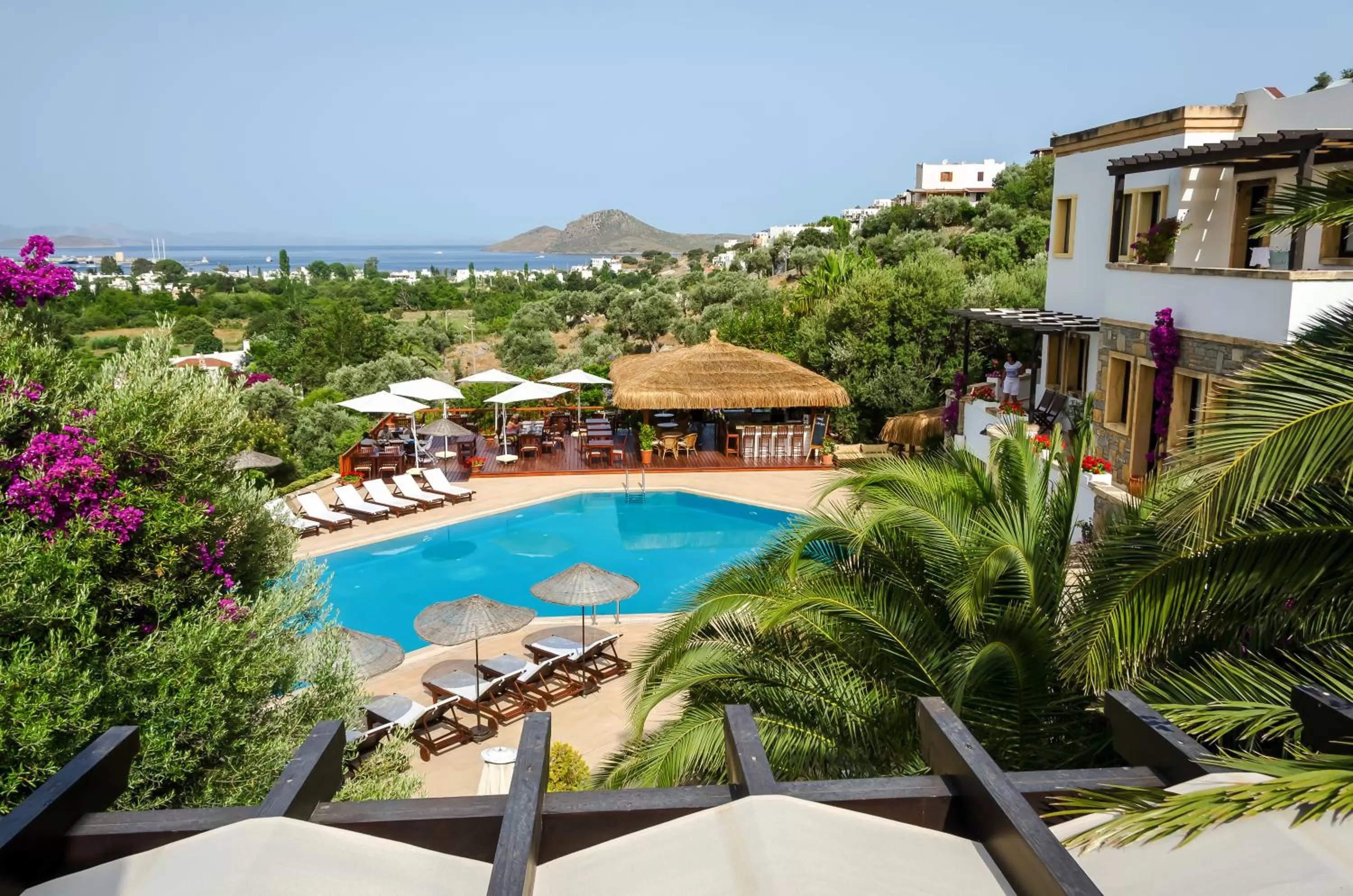 Bird's eye view, Pool View in 4reasons hotel + bistro | 12+