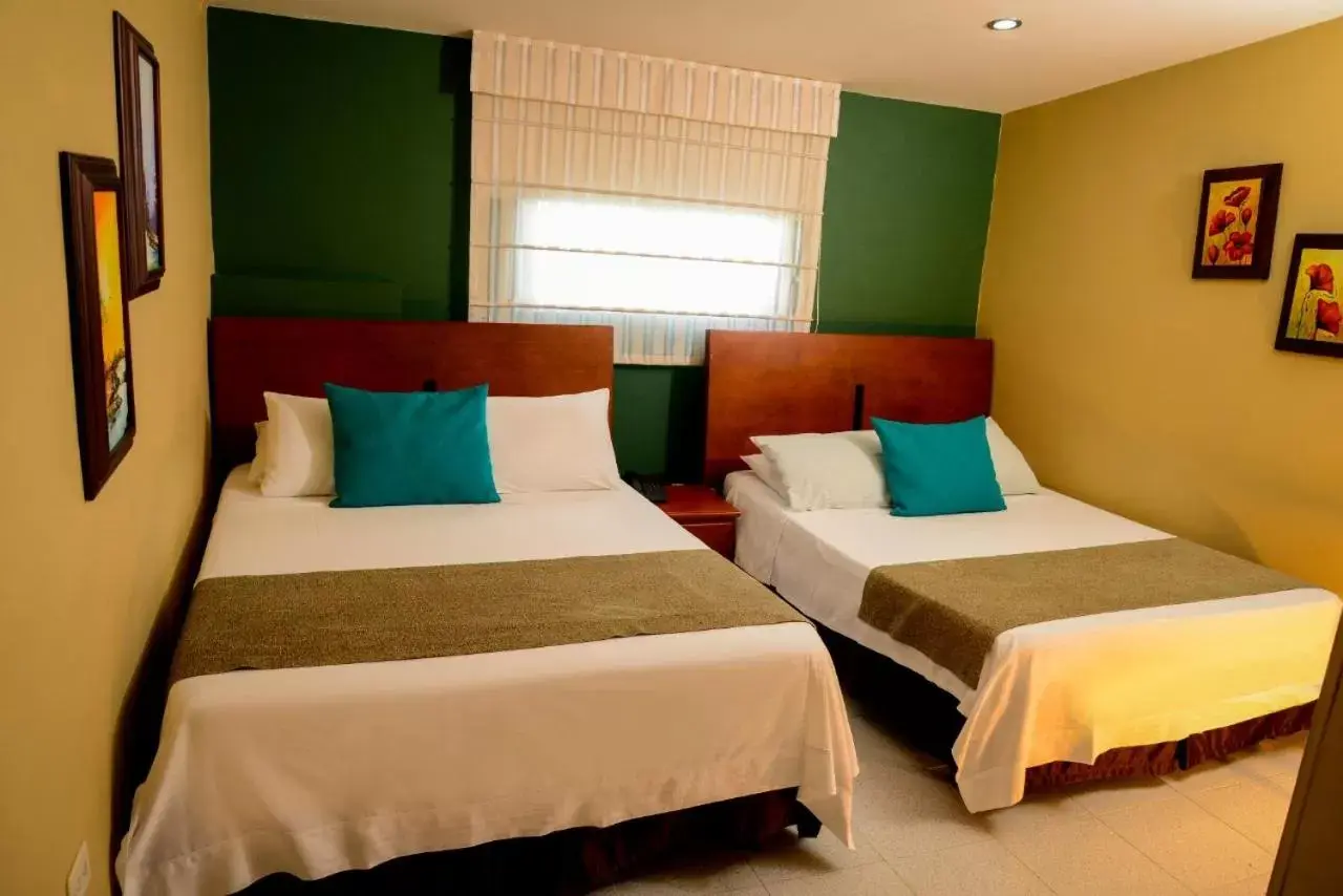 Quadruple Room in Hotel Prado 34 West Quadruple Room in Hotel Prado 34 West