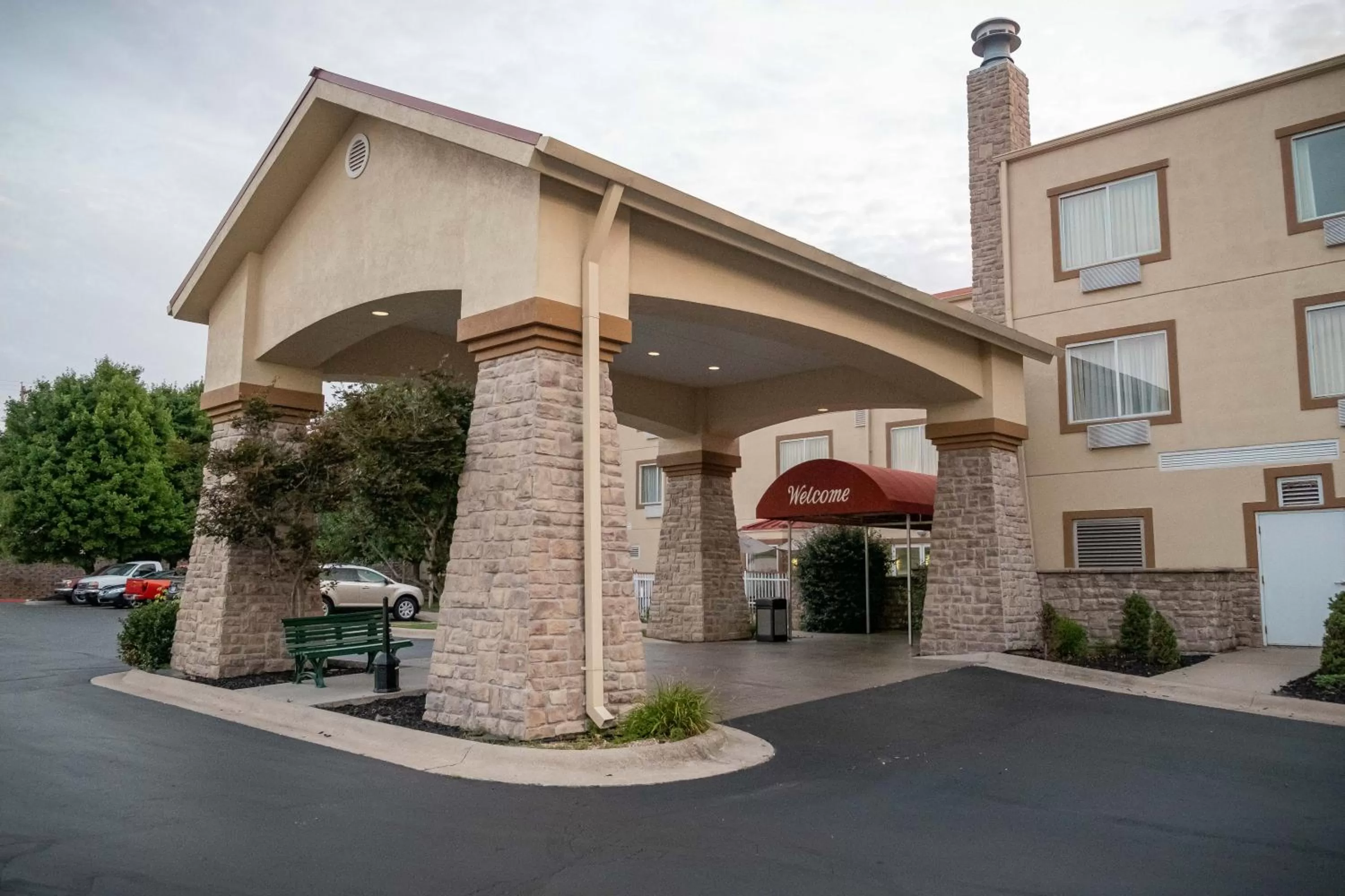 Facade/entrance in Baymont by Wyndham Springfield I-44