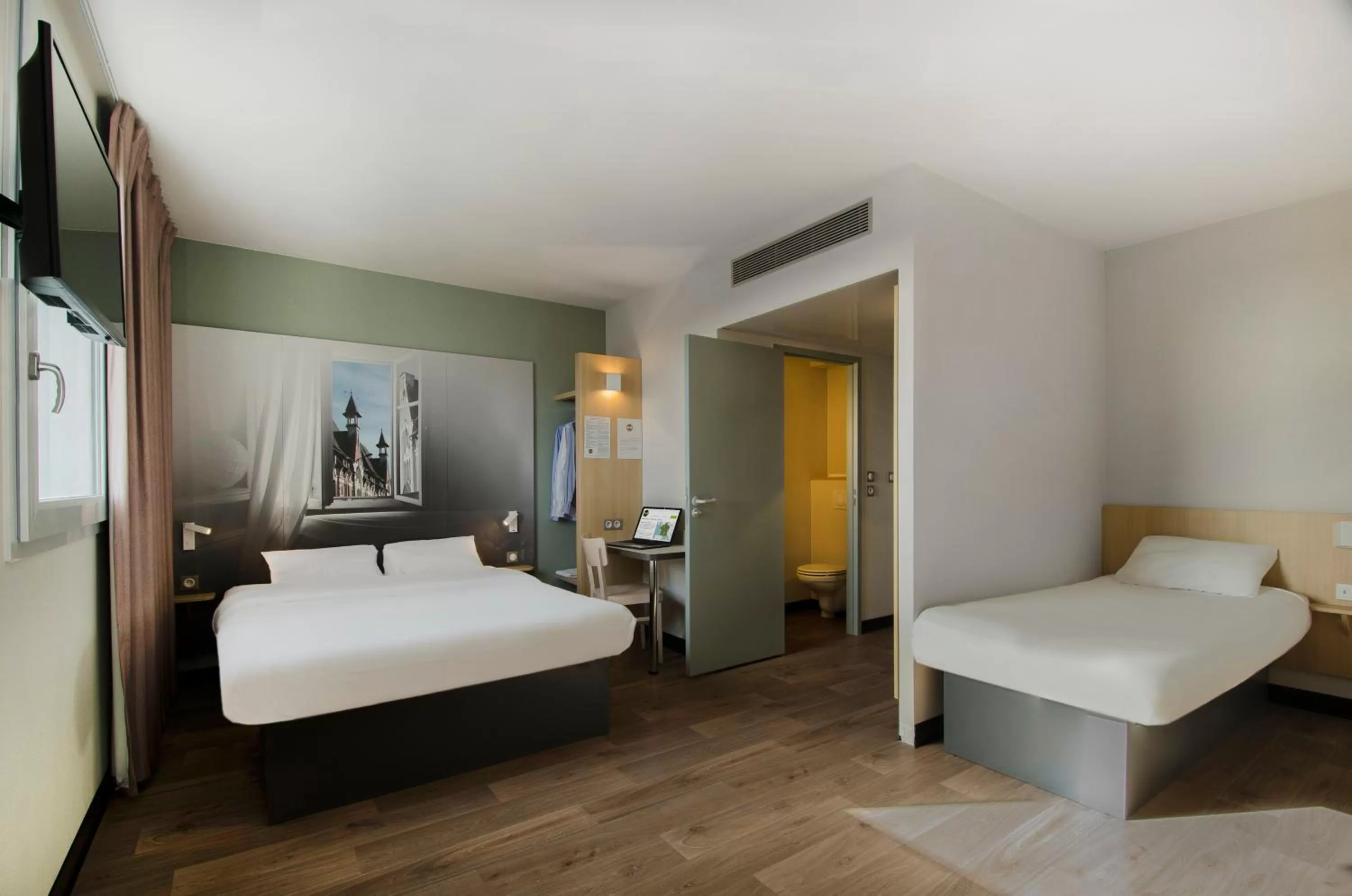 Bedroom, Bed in B&B HOTEL Montargis-Amilly