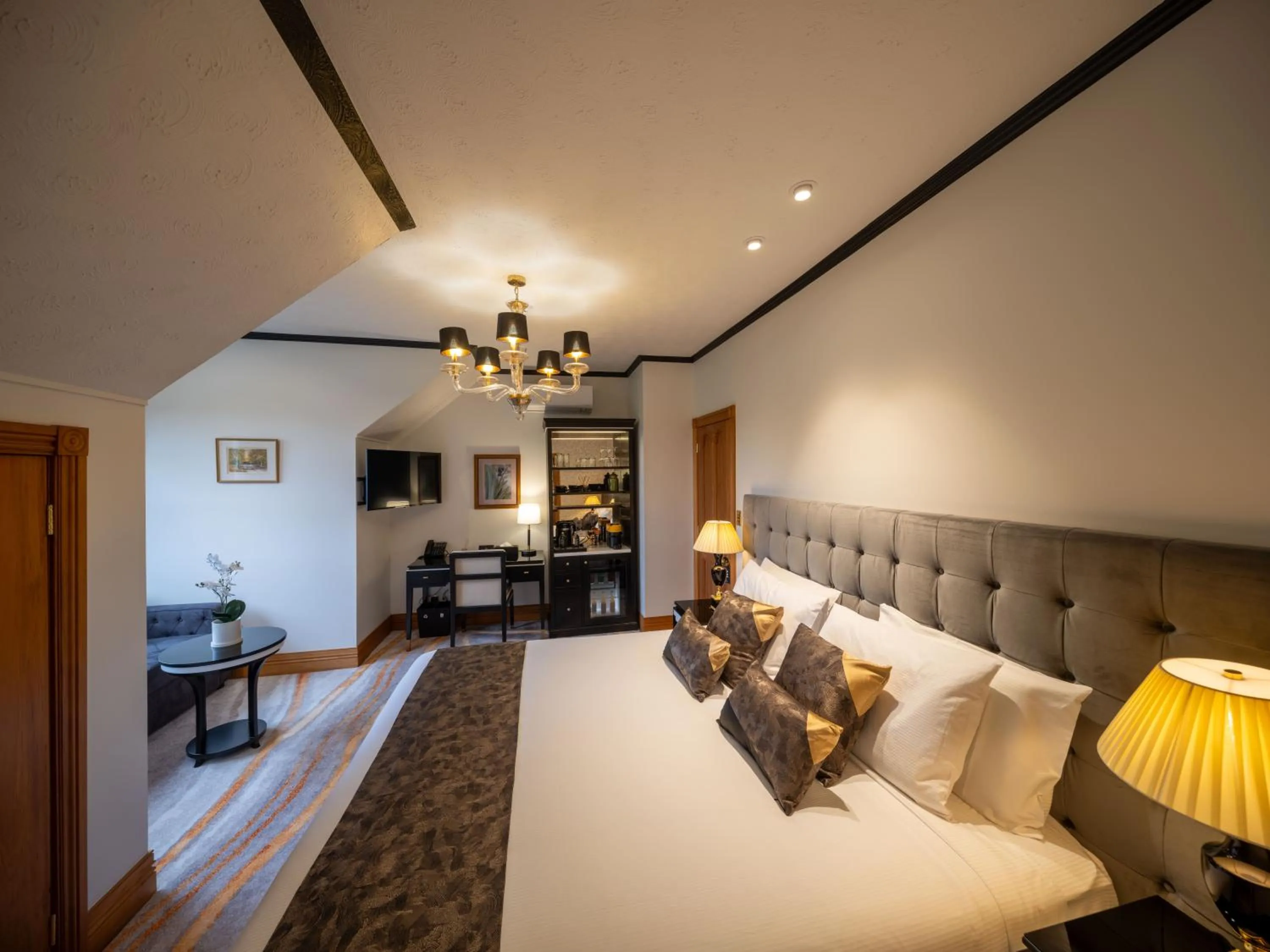 Photo of the whole room, Bed in Hana Lodge