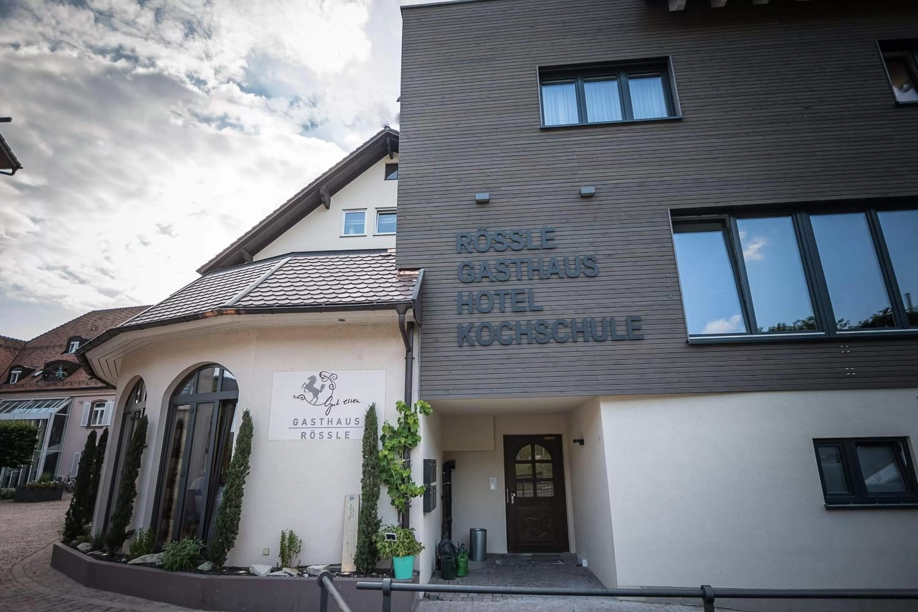 Facade/entrance in Hotel Restaurant Kochschule Rössle