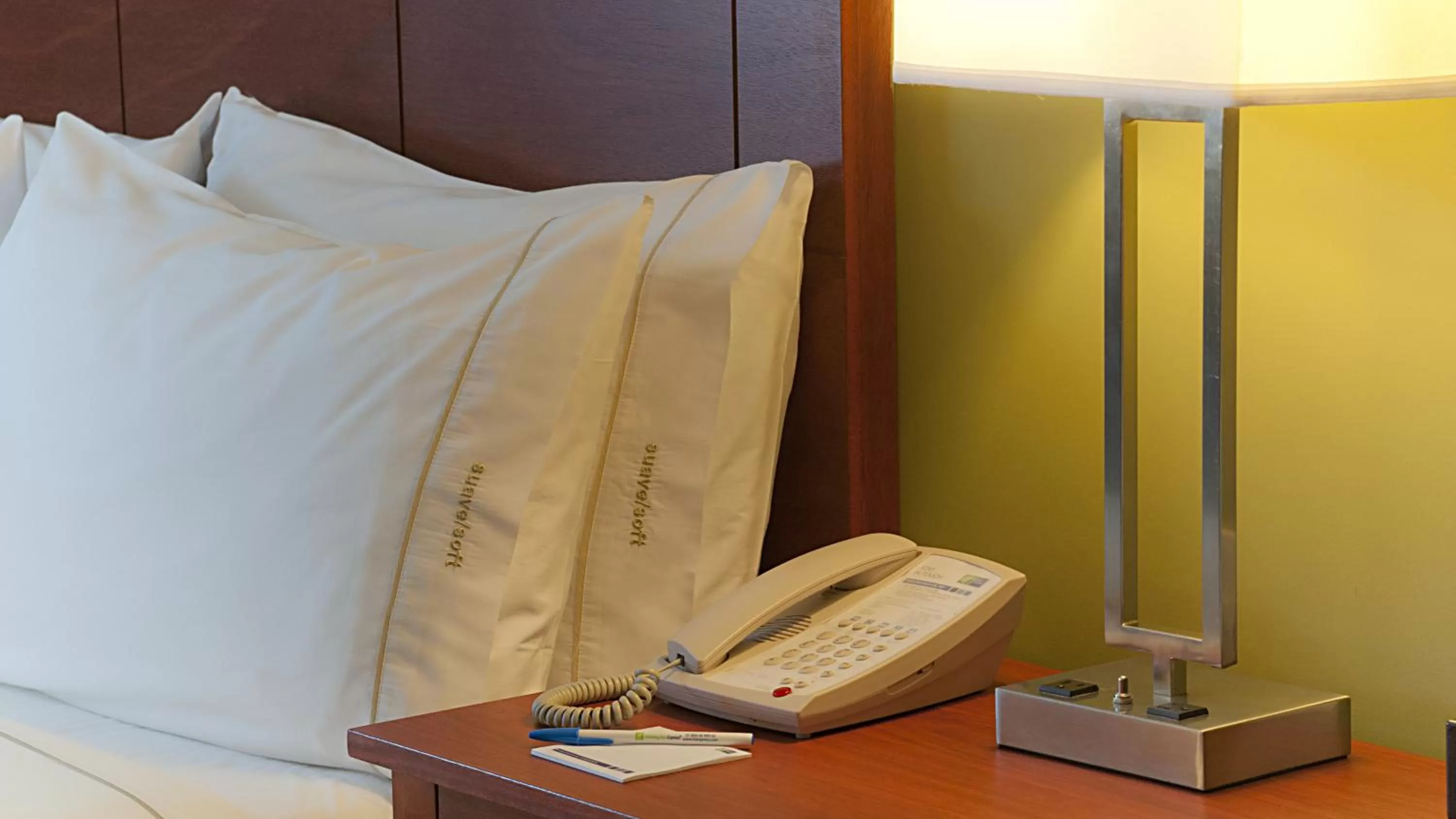 Photo of the whole room, Bed in Holiday Inn Express Veracruz Boca del Rio by IHG