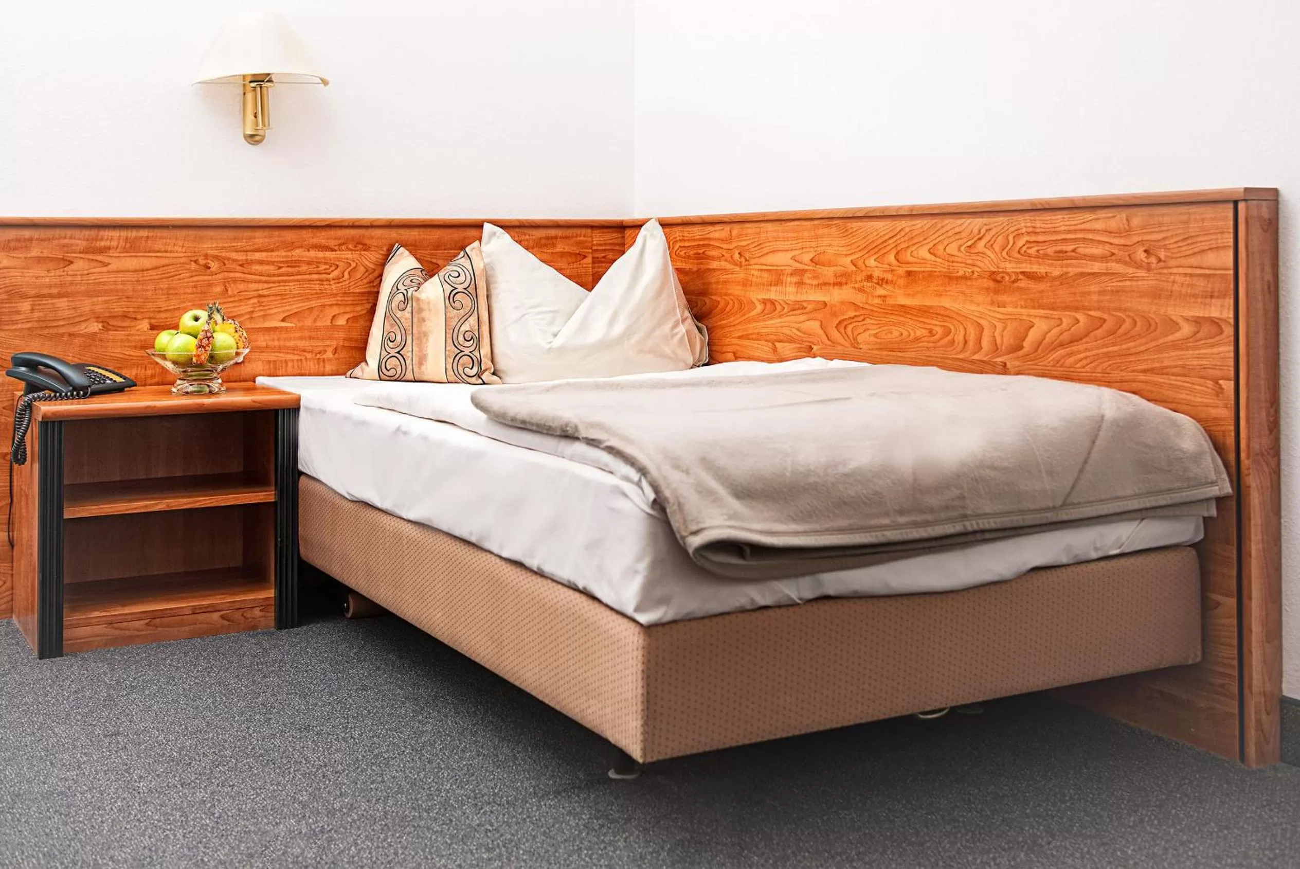 Bed in Hotel Zum Hirsch