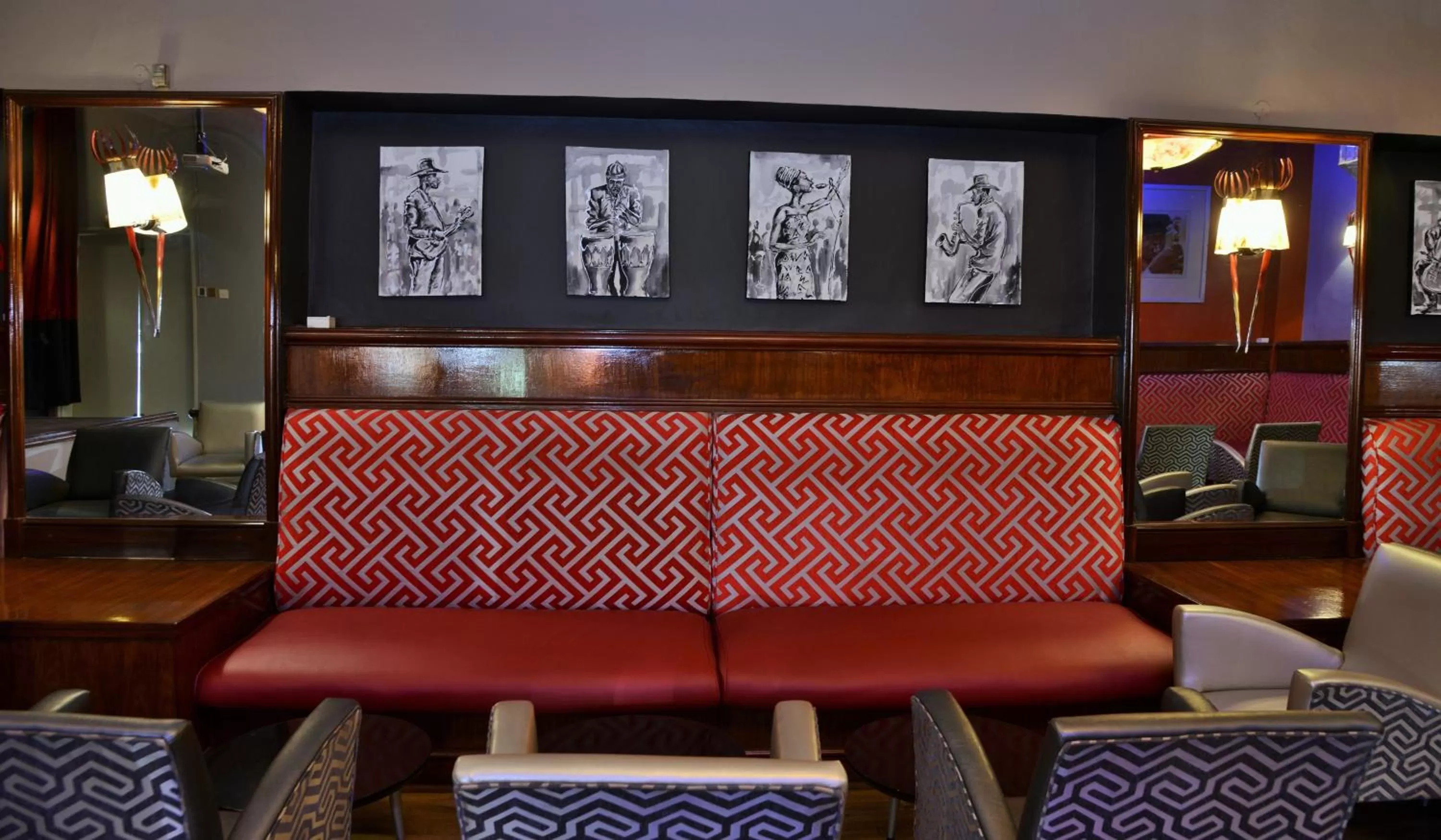 Lobby or reception in Cresta Jameson Hotel