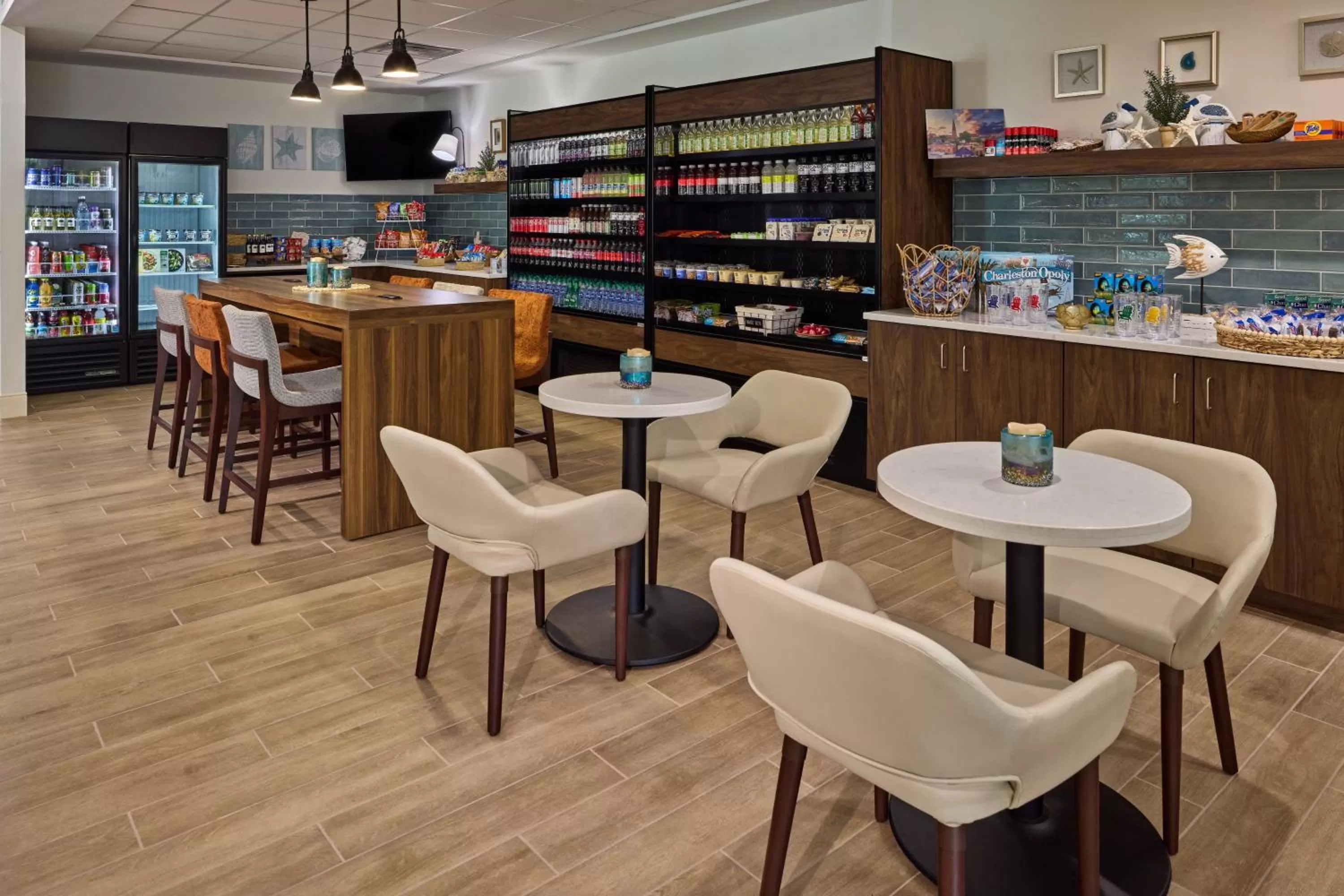 Lobby or reception in Holiday Inn Express & Suites Charleston DWTN -Westedge by IHG