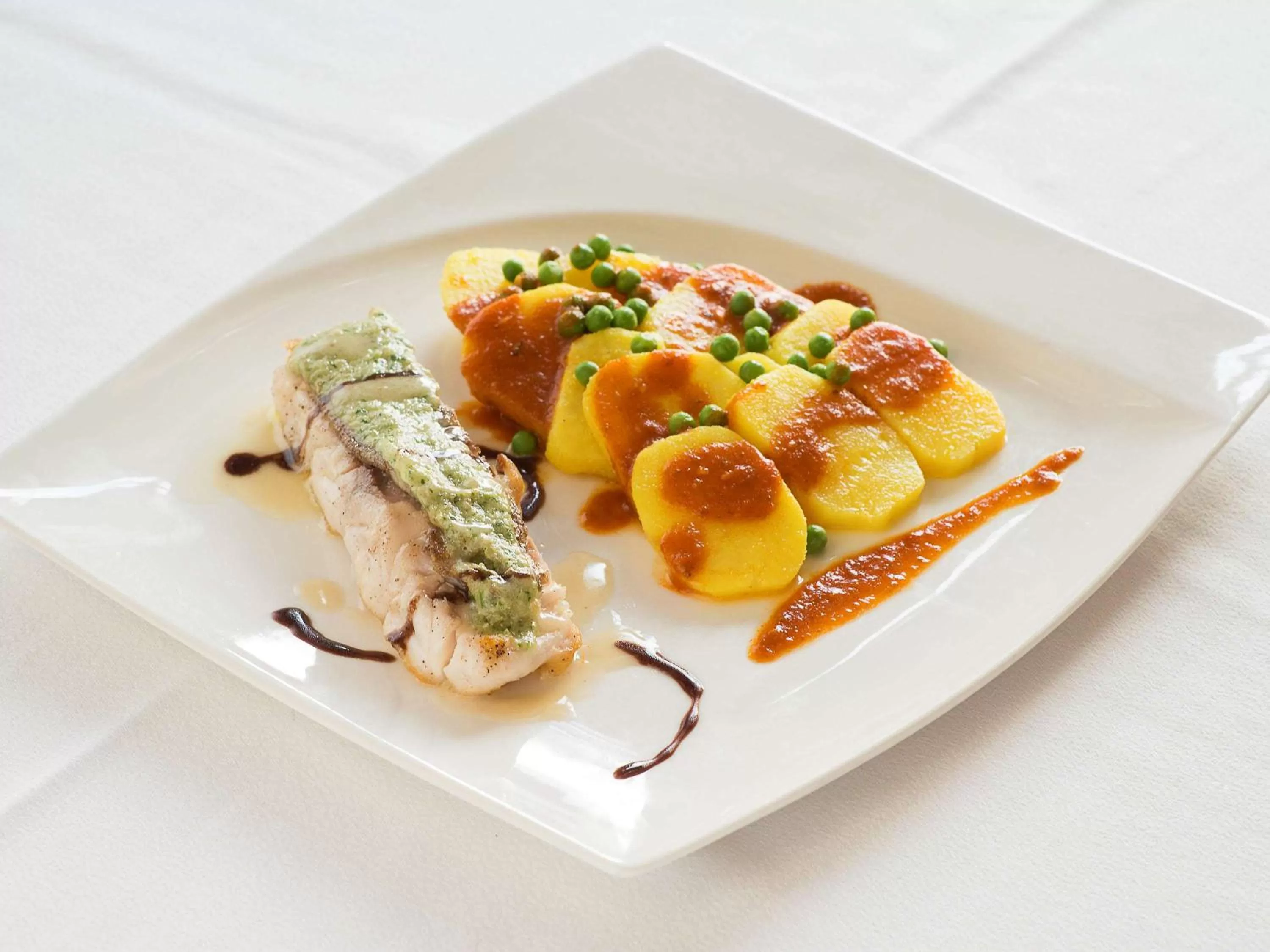 Restaurant/places to eat in Novotel Tunis