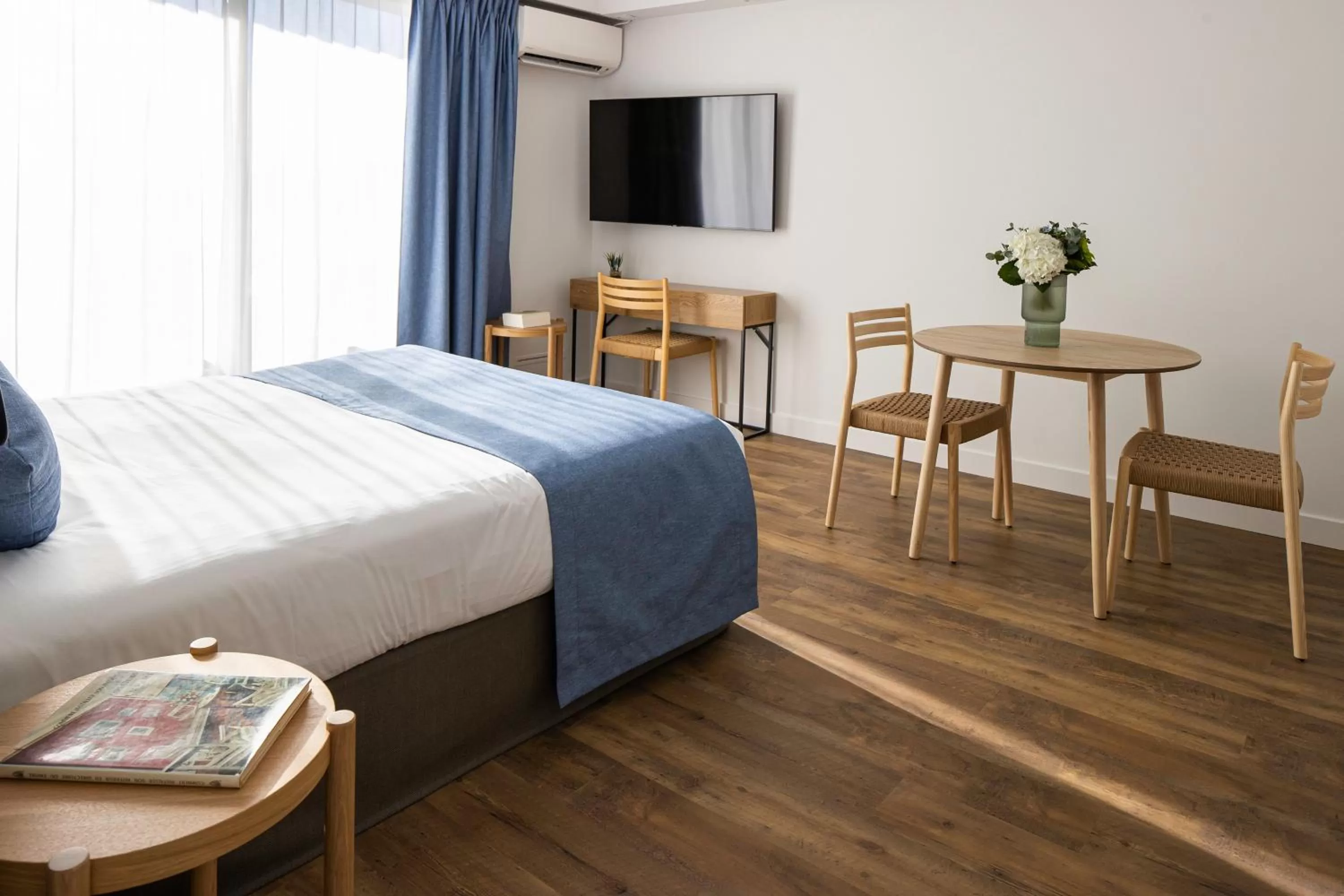 Photo of the whole room, Bed in Résidence Carlton - Rénovée avec Piscine