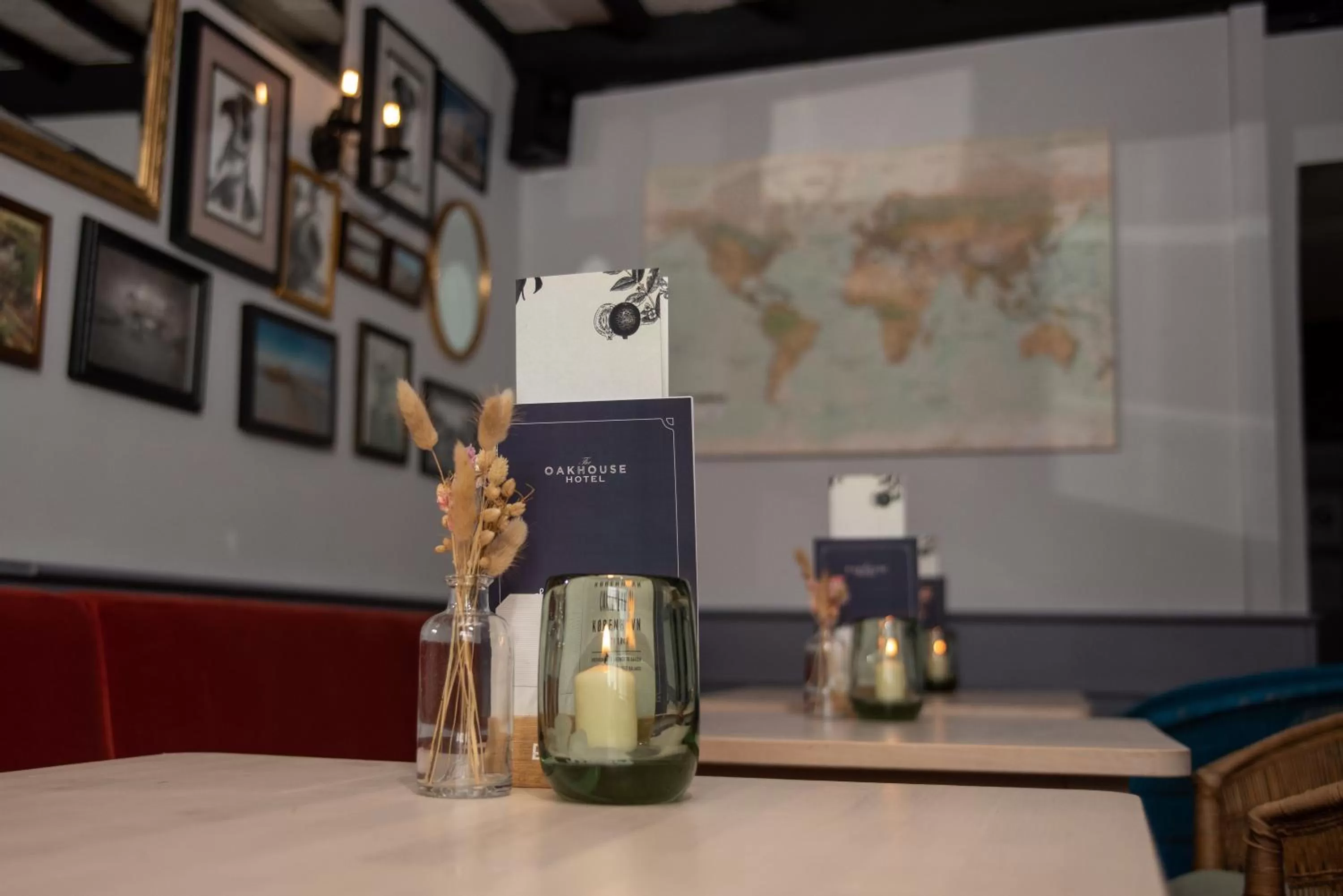 Restaurant/places to eat in The Oak House Hotel