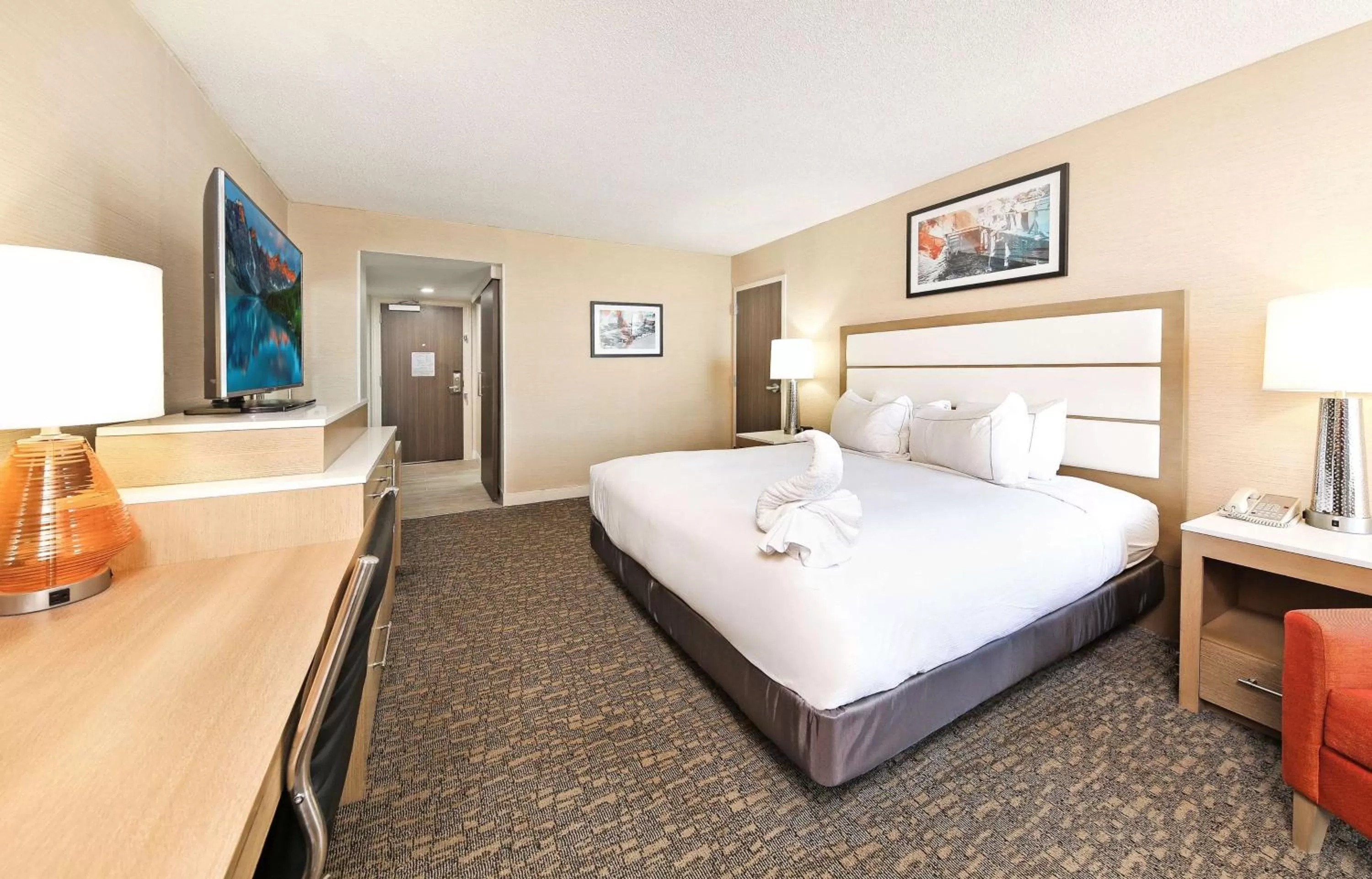 King Room - Mobile Access with Tub/Non-Smoking in DoubleTree by Hilton Virginia Beach