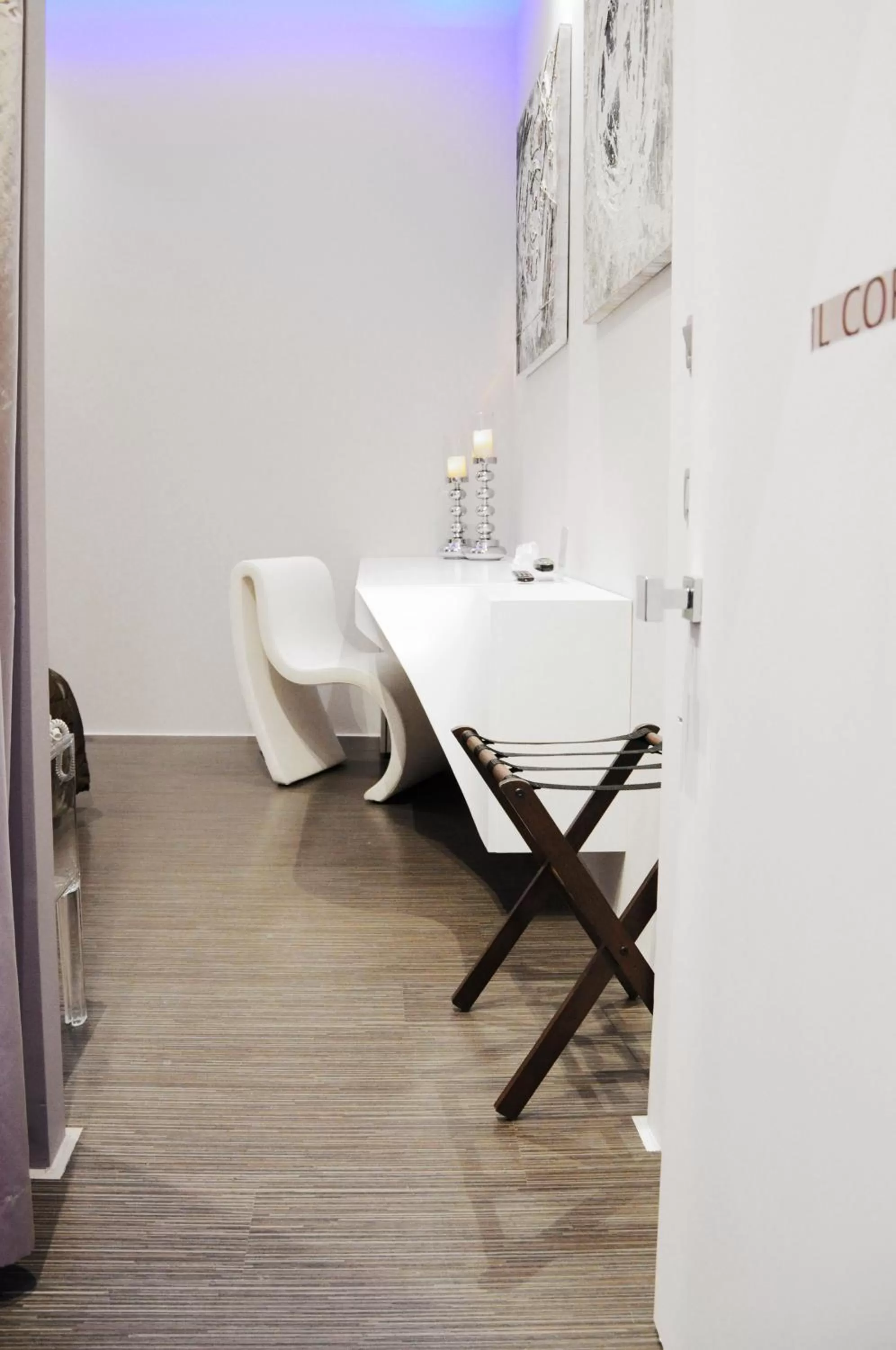 Photo of the whole room in Le Camp Suite & Spa