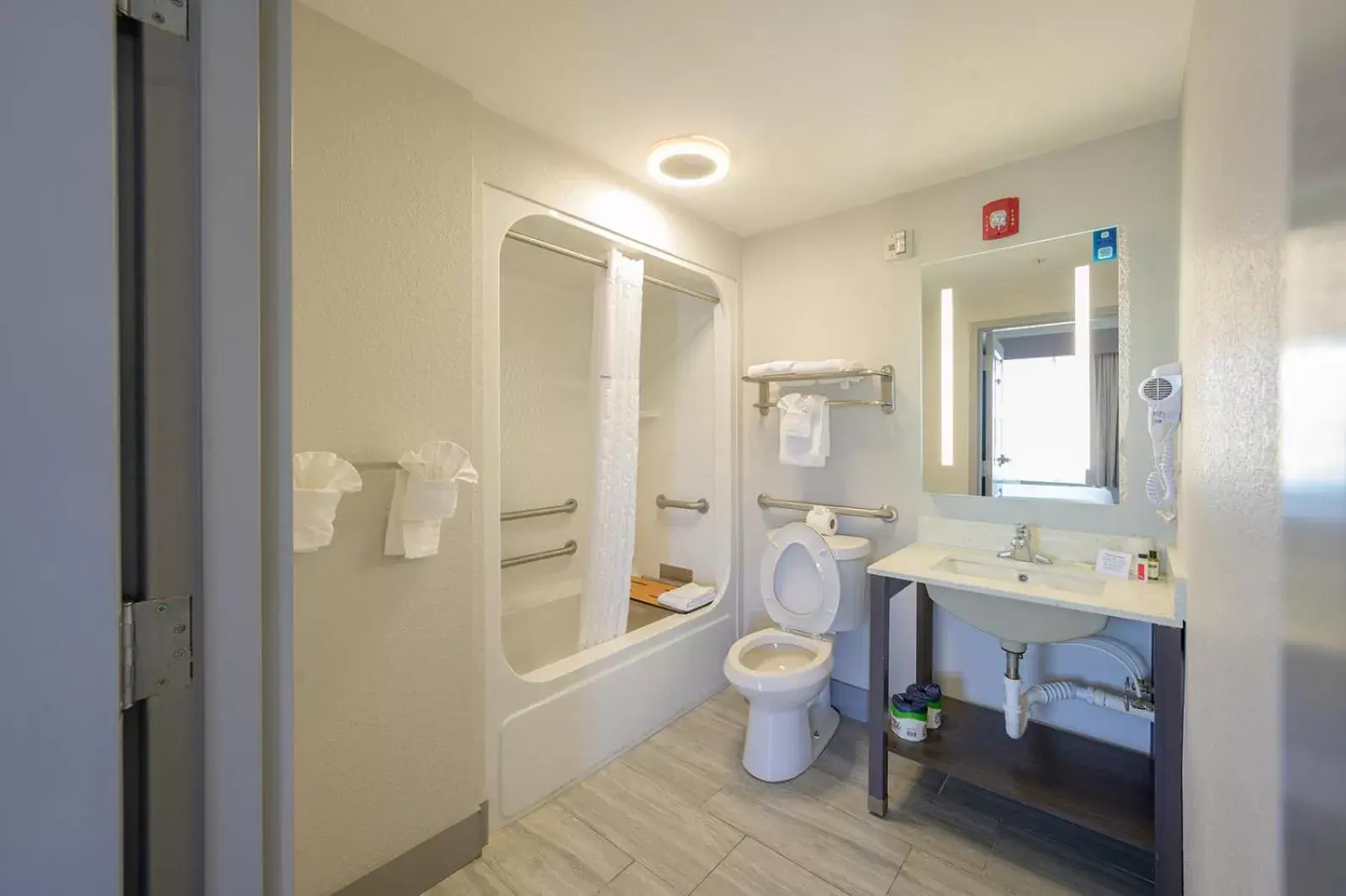 Queen Studio Suite - Mobility Access/Non-Smoking in Hawthorn Extended Stay by Wyndham Panama City Beach Queen Studio Suite - Mobility Access/Non-Smoking in Hawthorn Extended Stay by Wyndham Panama City Beach