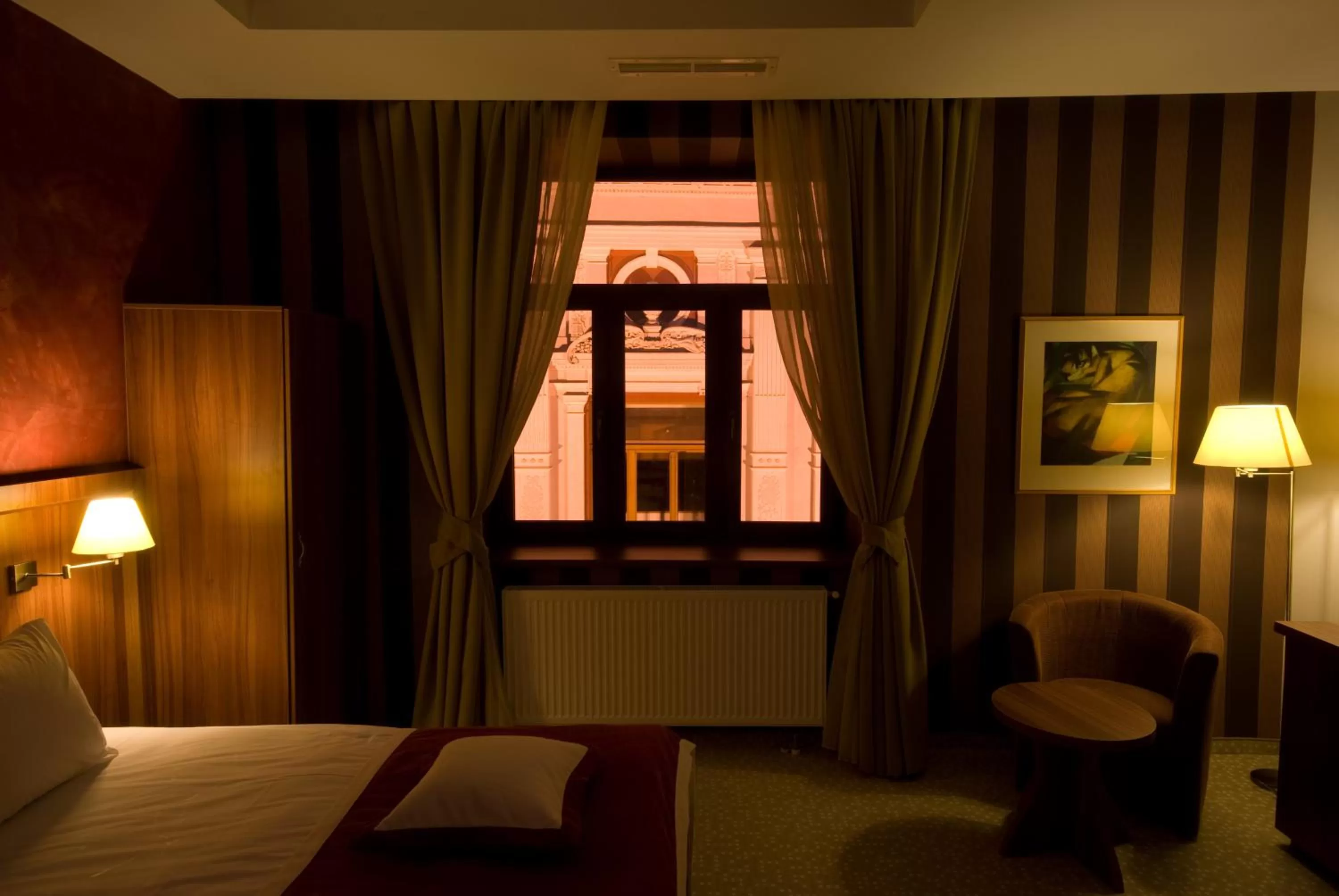 Shower, Bed in Hotel Gott