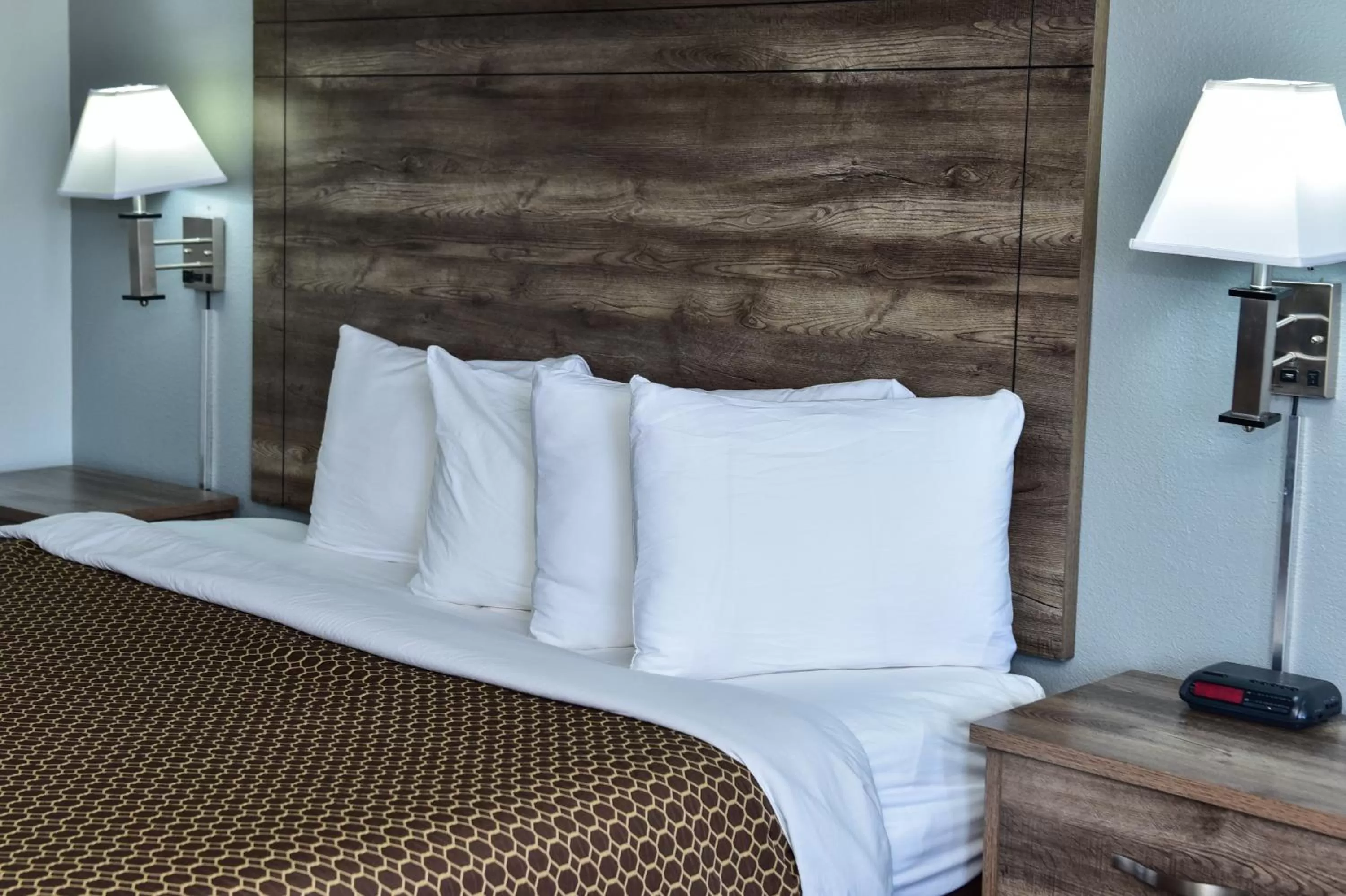 Bed in Americas Best Value Inn Douglasville