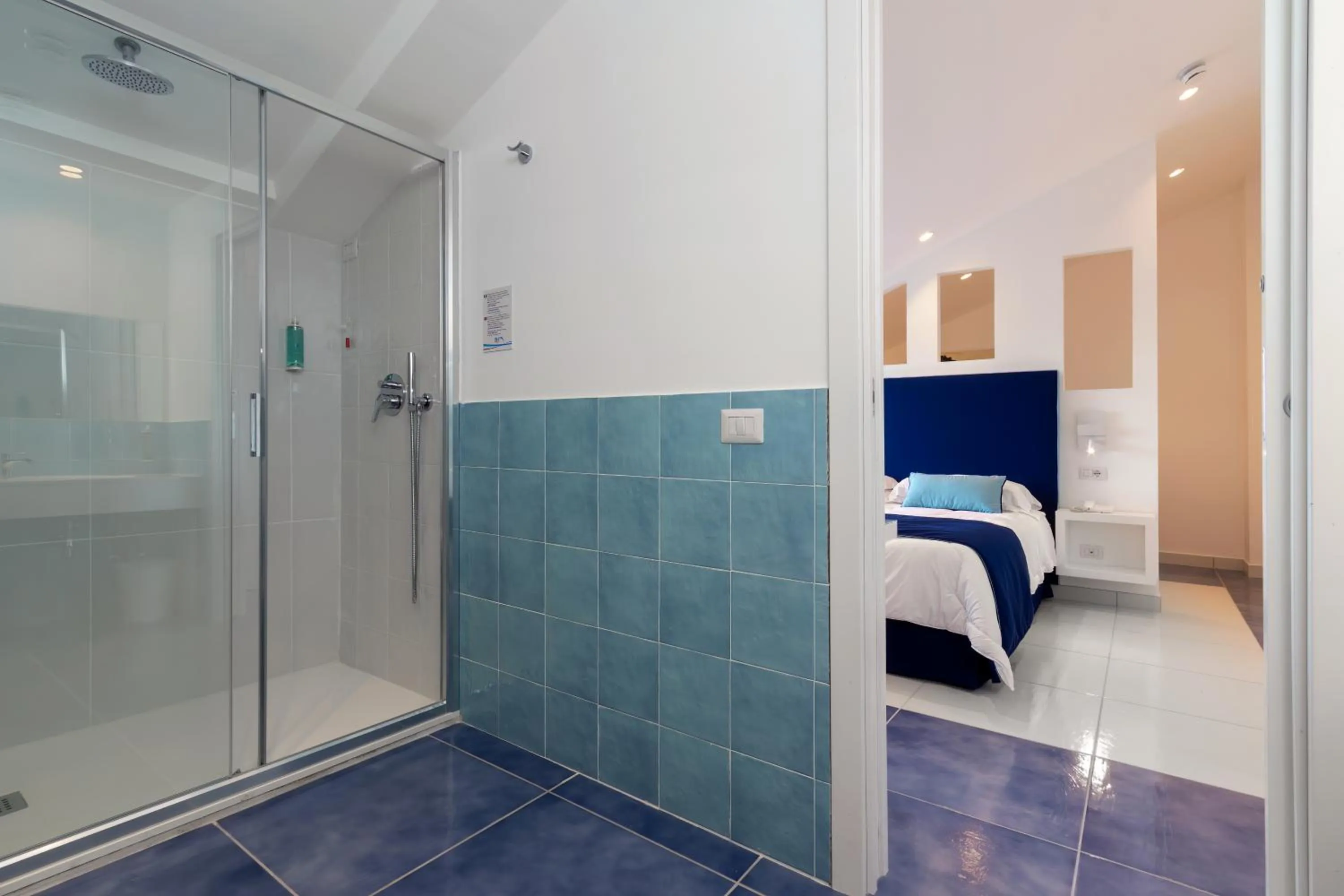 Bed in Hotel Metropole