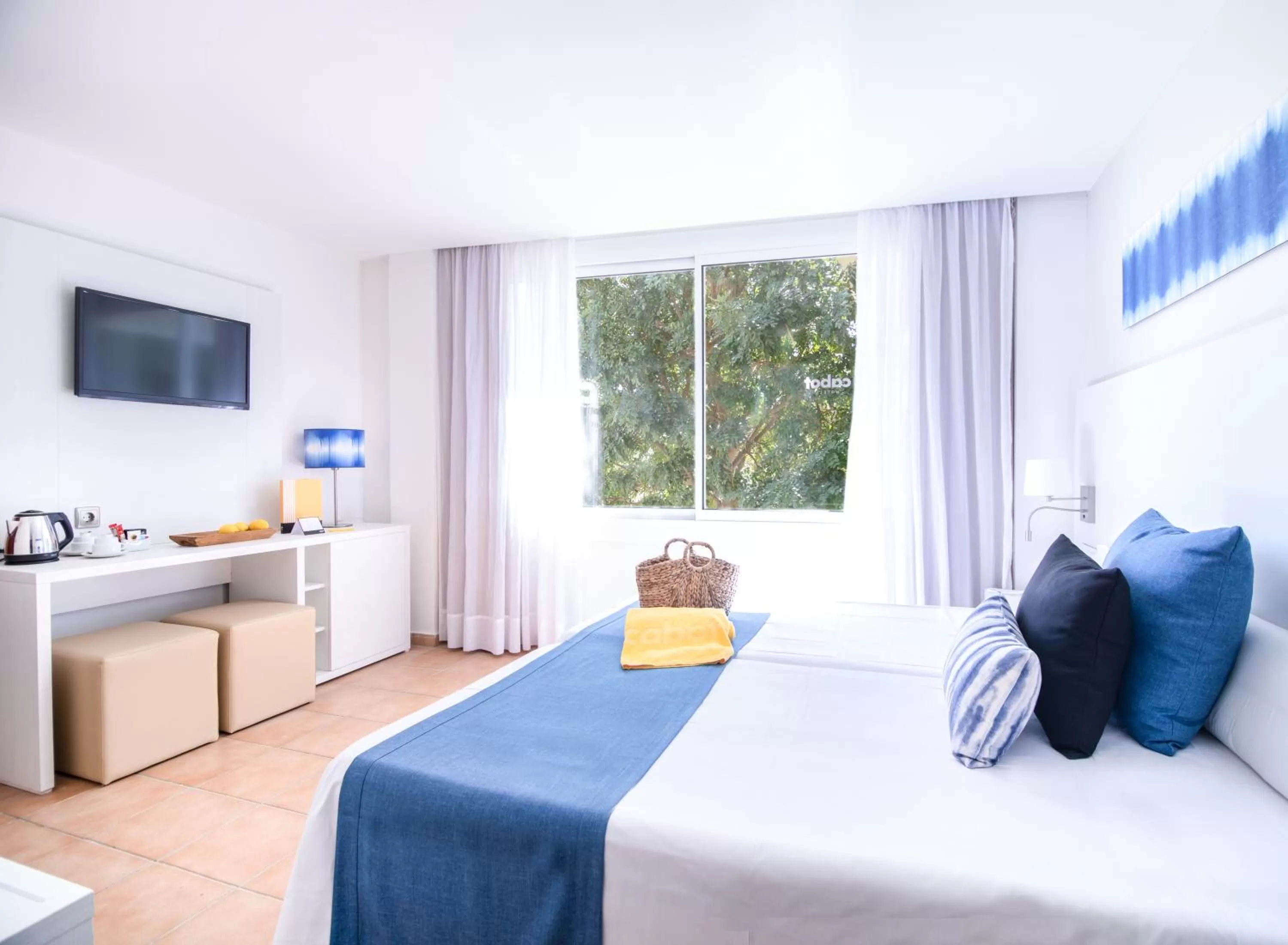 Photo of the whole room, Bed in Cabot Pollensa Park Spa