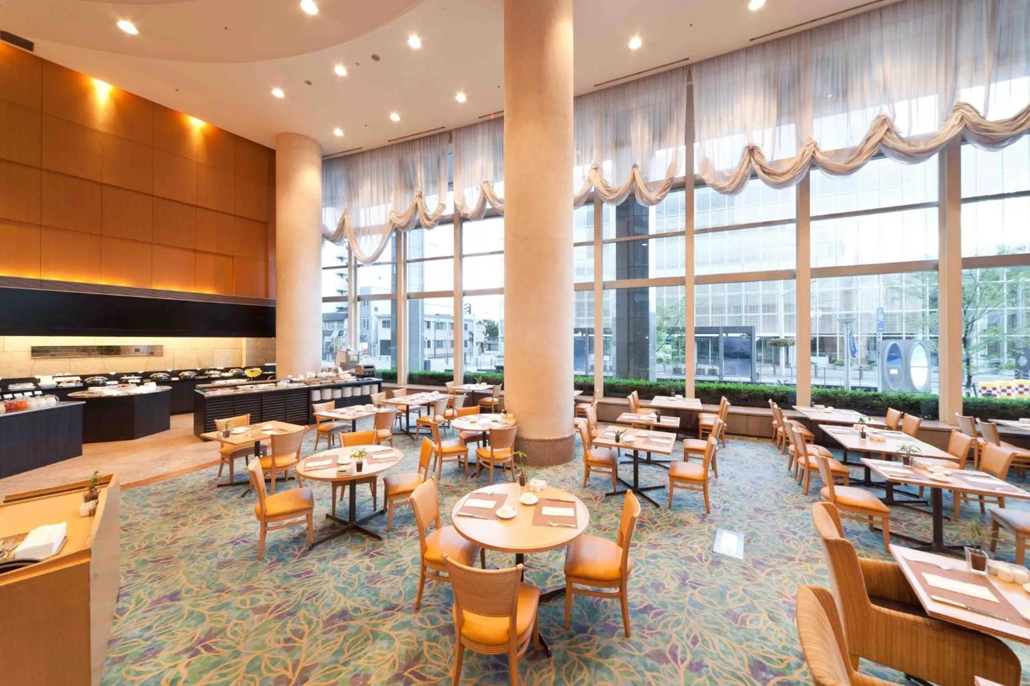 Restaurant/places to eat in ANA Crowne Plaza Toyama by IHG