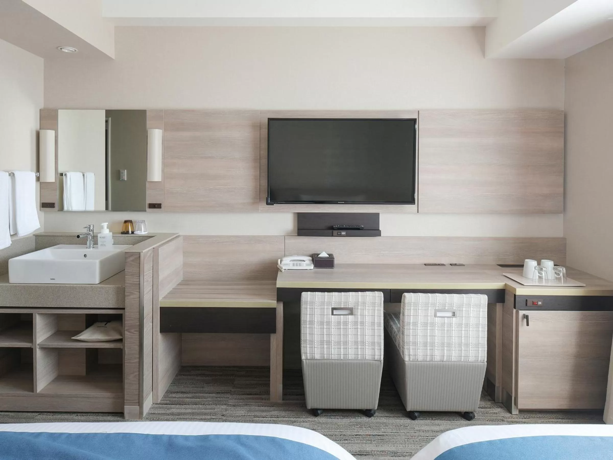 TV and multimedia, Bed in Vessel Inn Shigamoriyama Station