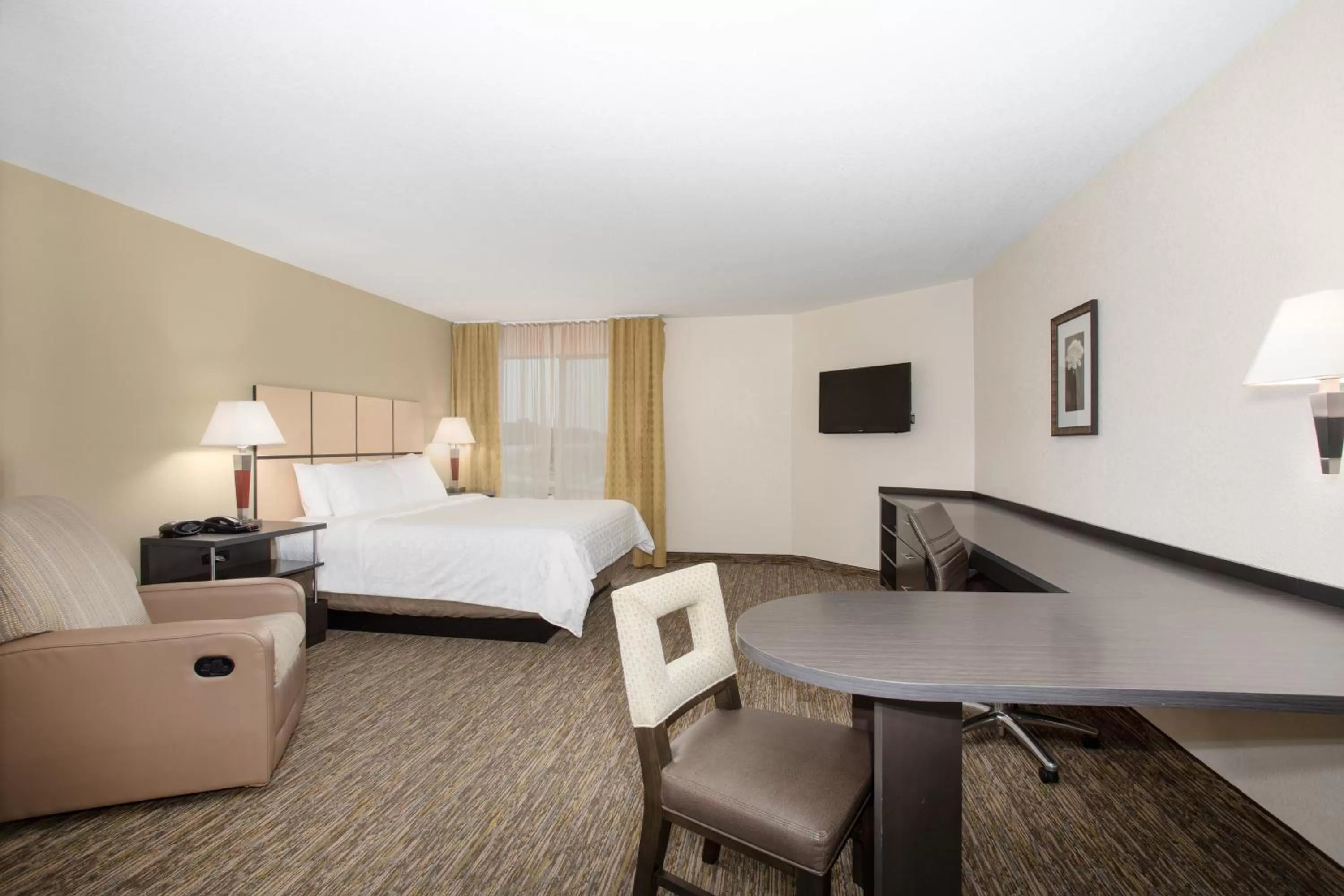 Photo of the whole room, Bed in Candlewood Suites Manhattan by IHG