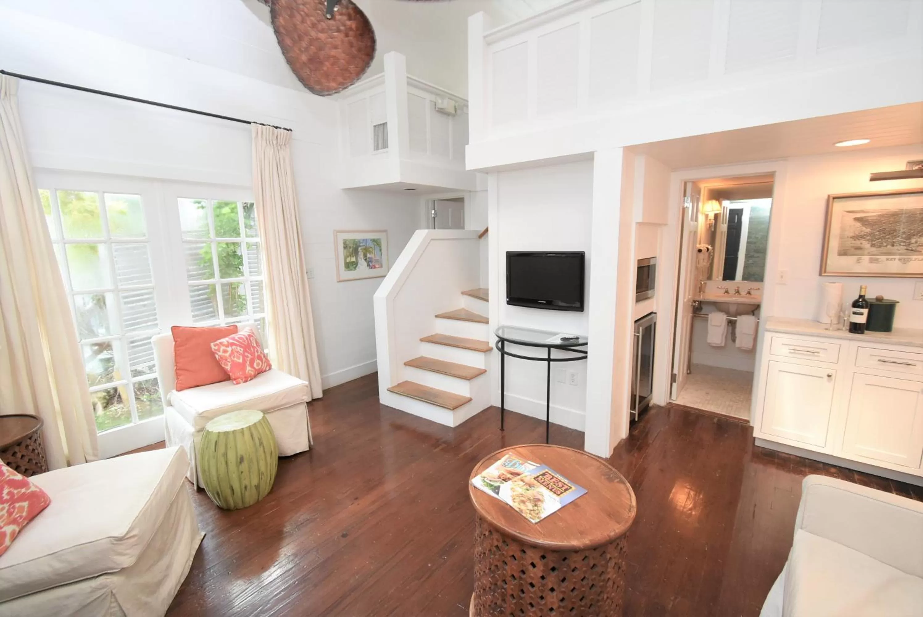 Simonton Court Historic Inn & Cottages