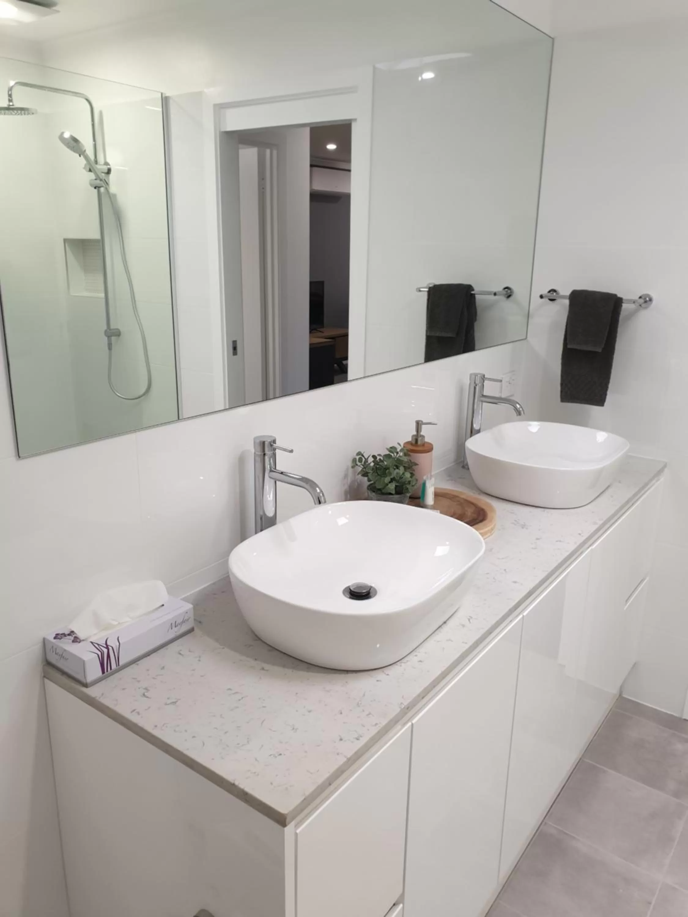 Bathroom in Twofold Bay Motor Inn