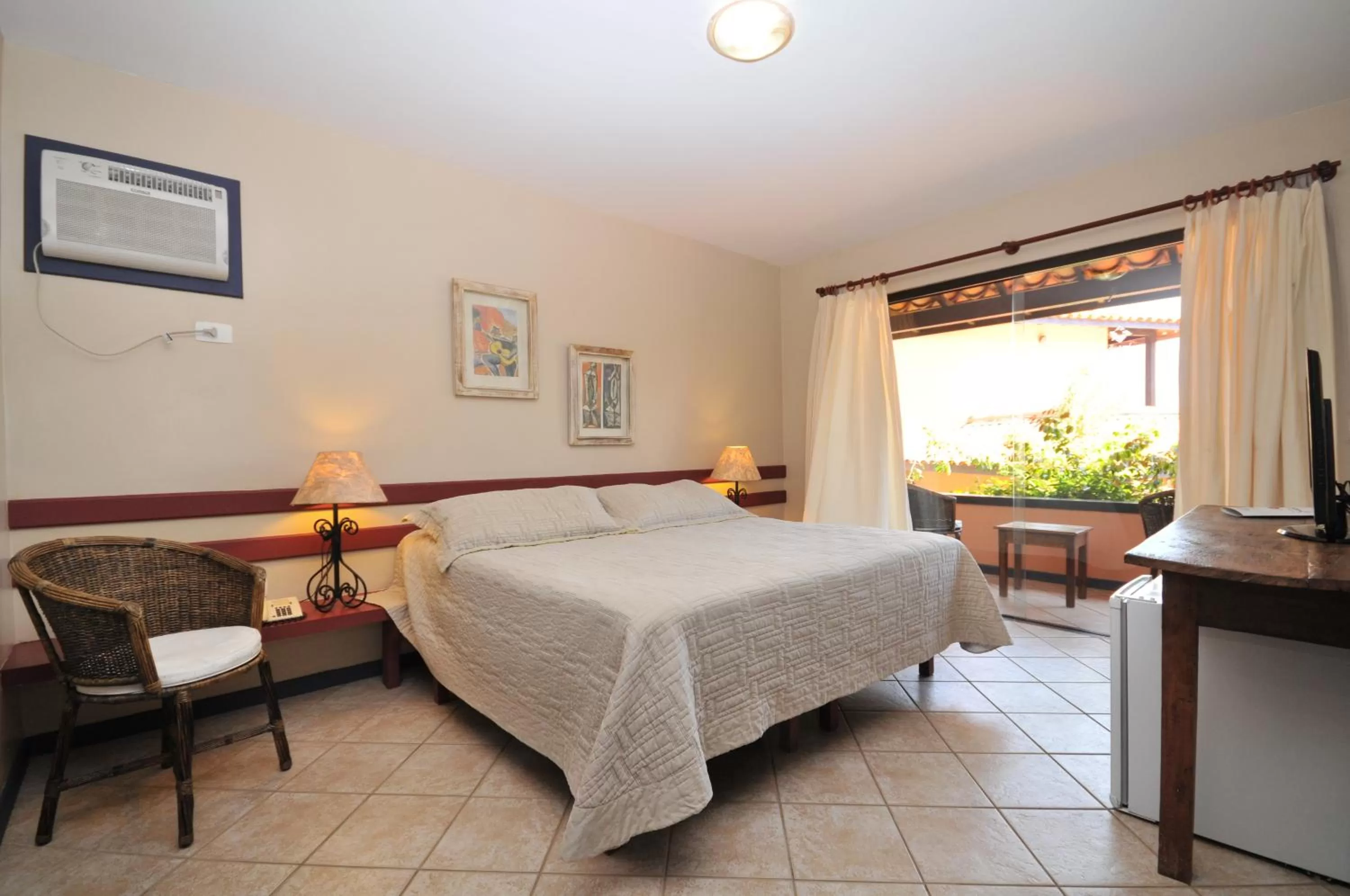 Superior Triple Room in Aguabúzios Hotel