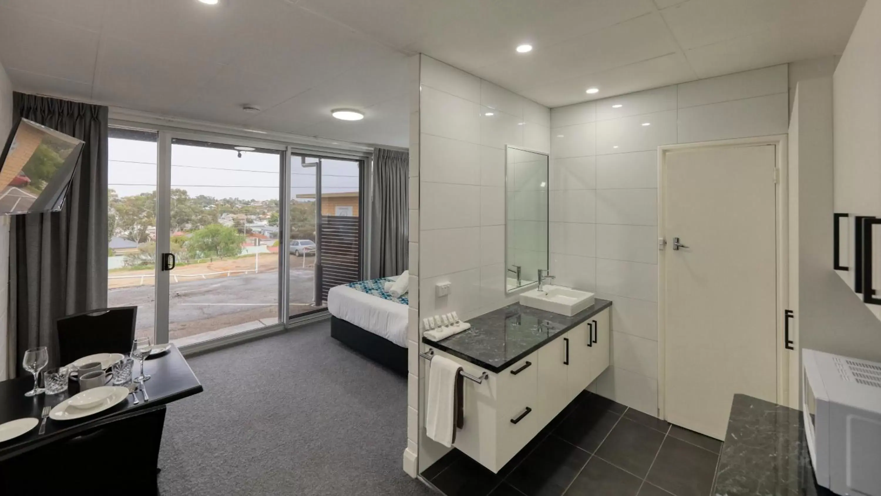 Queen Room in Hilltop Motel Queen Room in Hilltop Motel